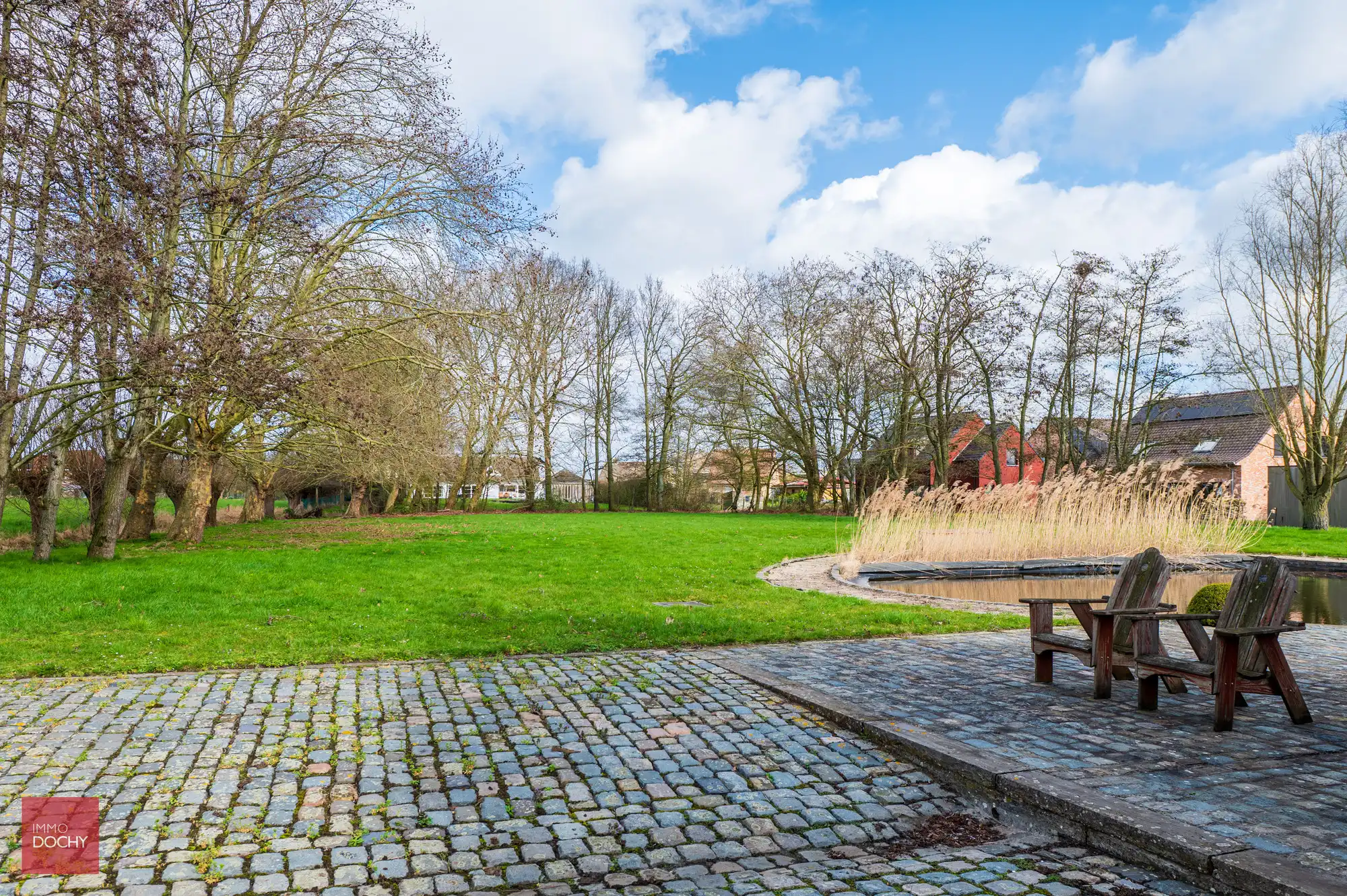 Villa met paardenstallen op 4.876m² foto 6