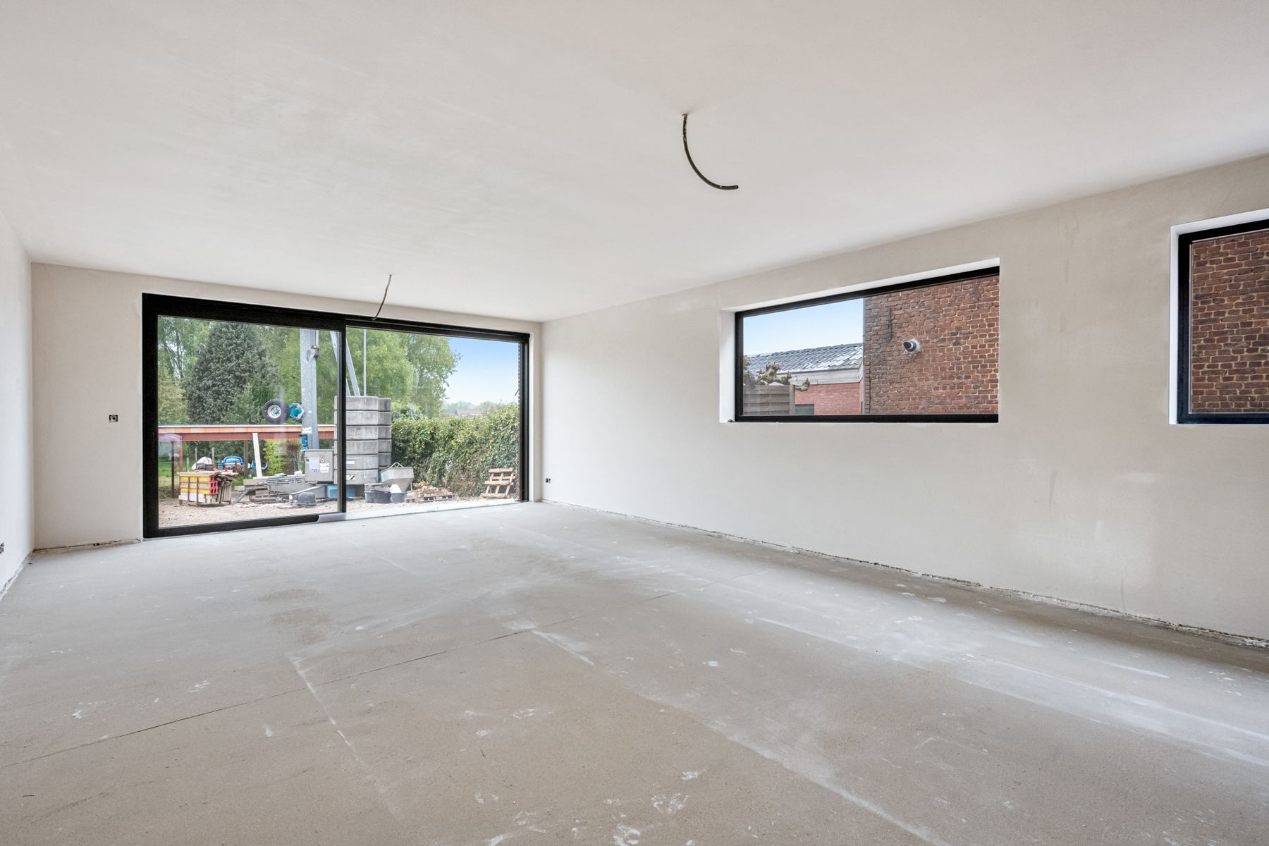 Riante eigendom met 4 slaapkamers en 2 badkamers foto 6
