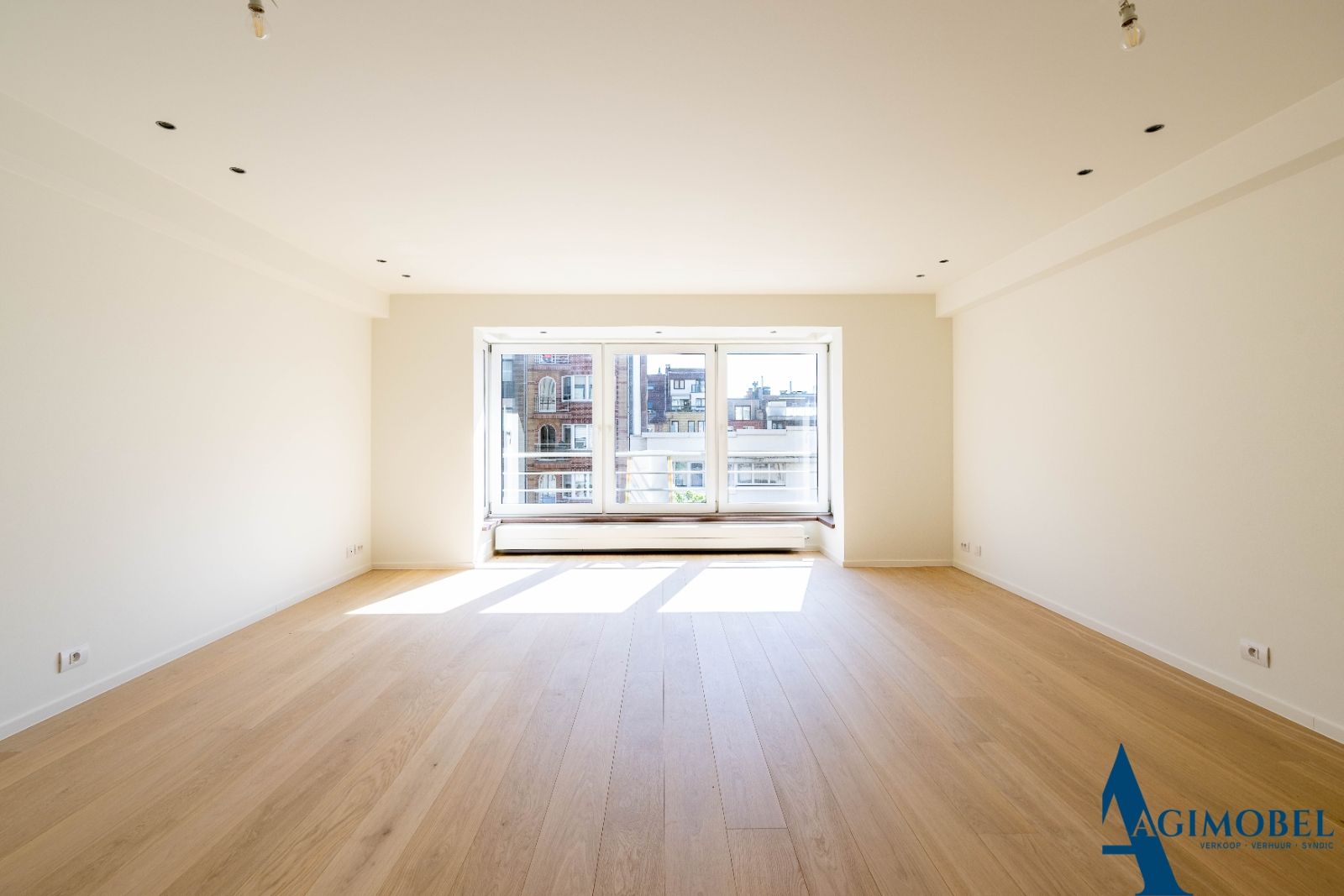 Een lichtrijk appartement gelegen in het centrum van Knokke op wandelafstand van de Zeedijk foto 3