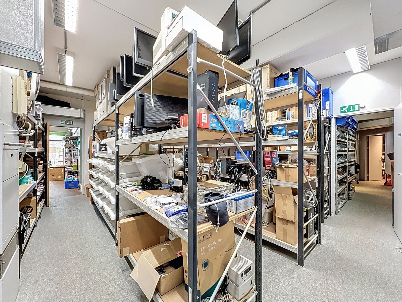 Commercieel Pand met Grote Visibiliteit vlakbij Bredabaan foto 5