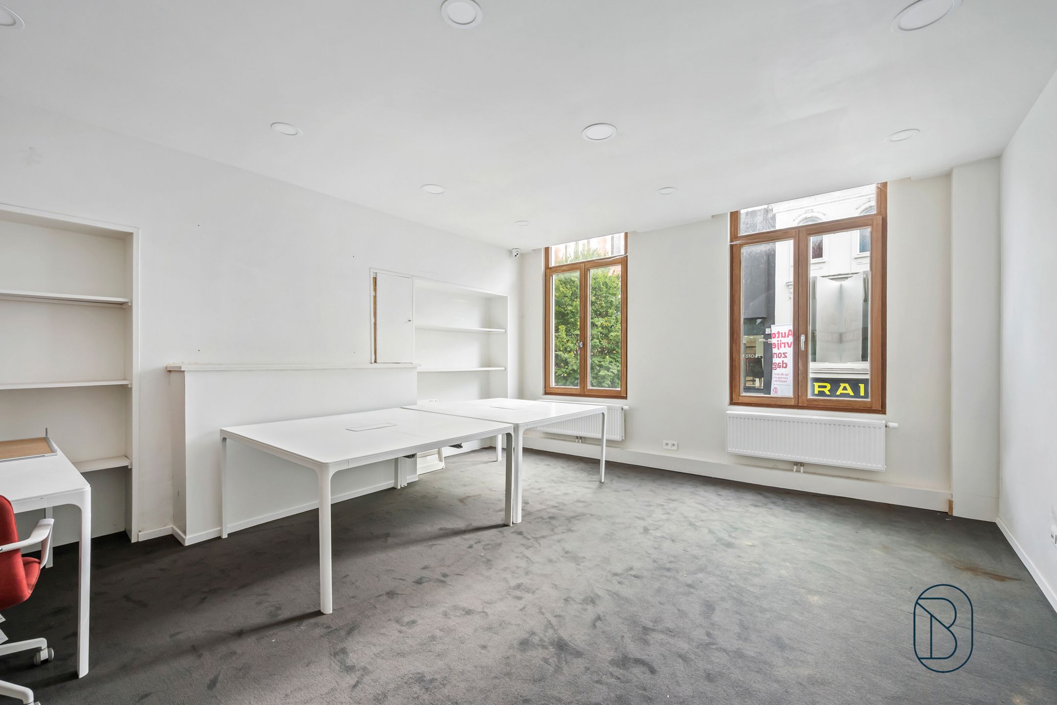 Handelspand met kantoren op topligging in centrum Kortrijk foto 13