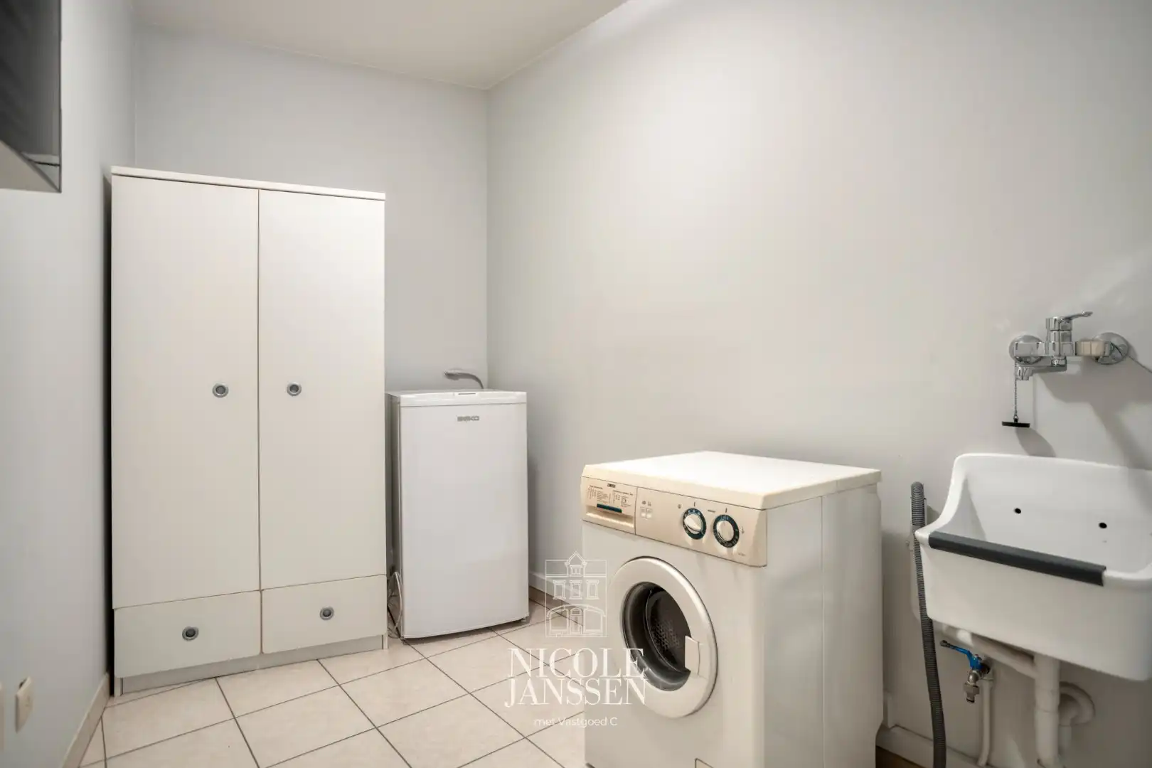 Gelijkvloers ruim appartement  foto 18