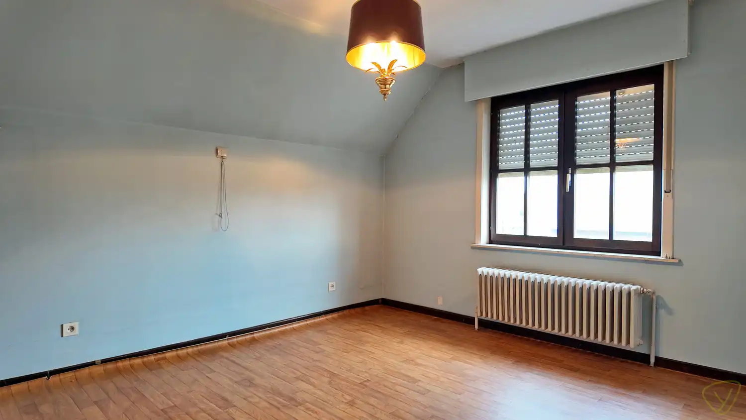 Ruime gezinswoning met grote tuin te huur in Zomergem! foto 15