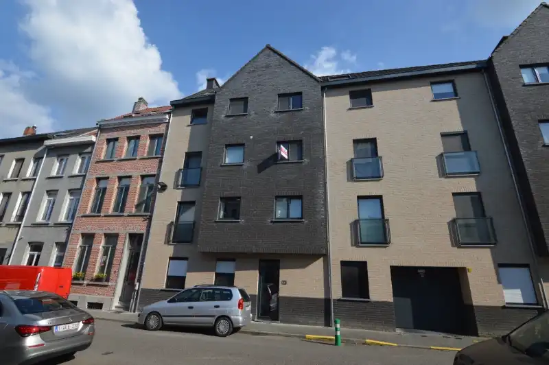 Autostaanplaats in Mechelen foto {{pictureIndex}}