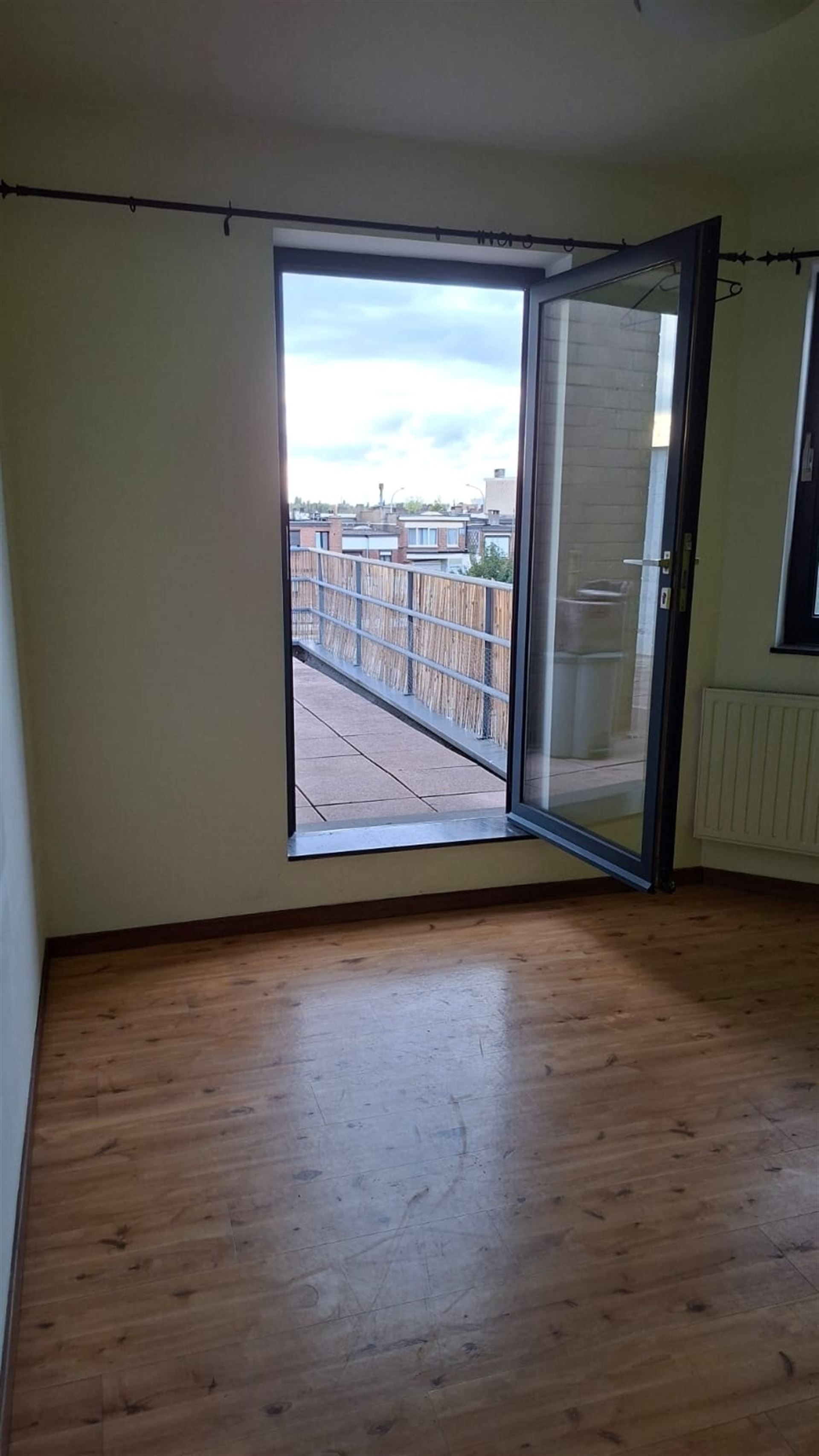 Gezellig appartement met ruim terras in centrum Boom! foto 12