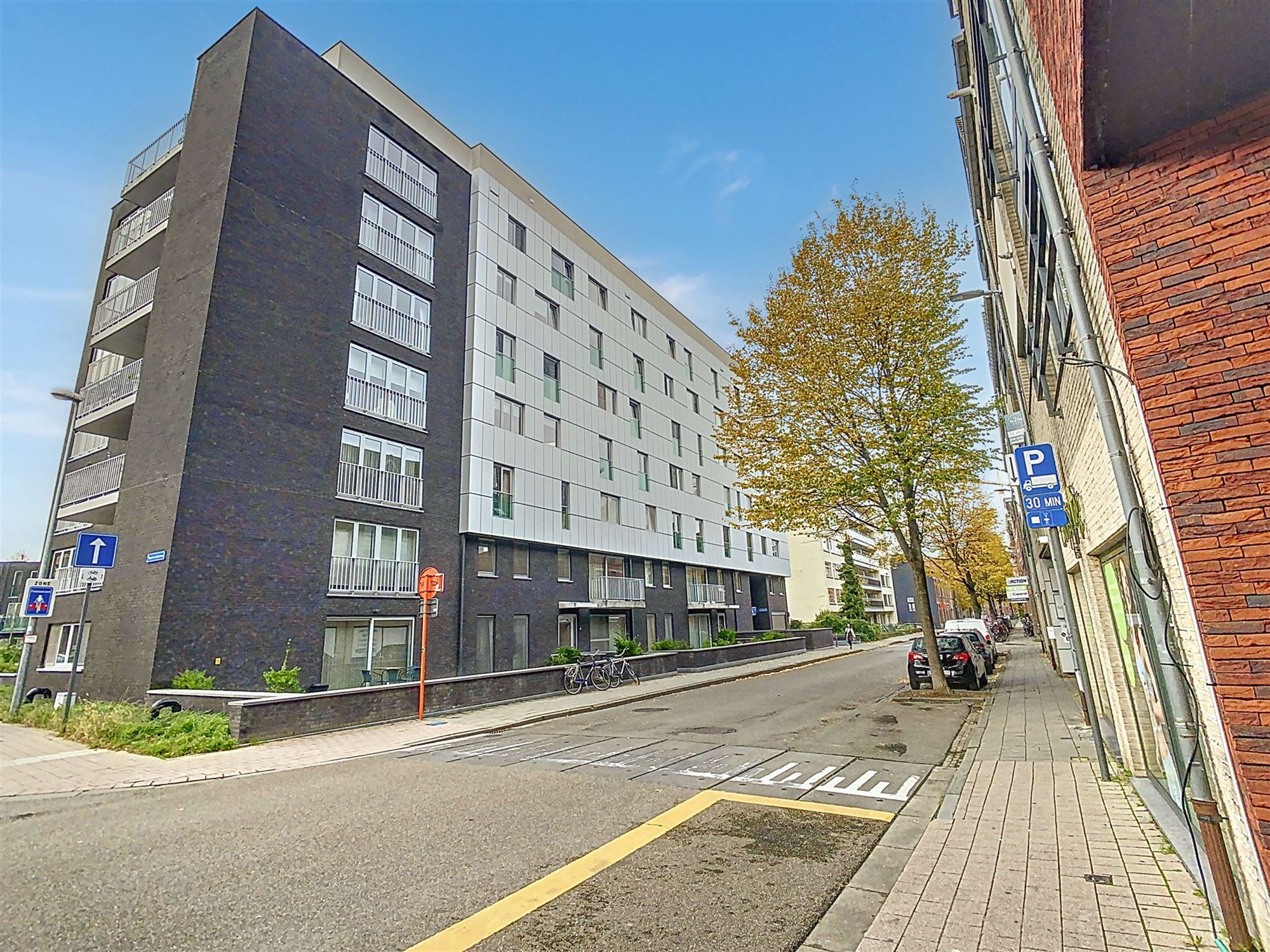 ()=>{if(producerUpdateValueVersion(node),producerAccessed(node),node.value===ERRORED)throw node.error;return node.value} Jan-Pieter Minckelersstraat 41/0301 - 3000 LEUVEN