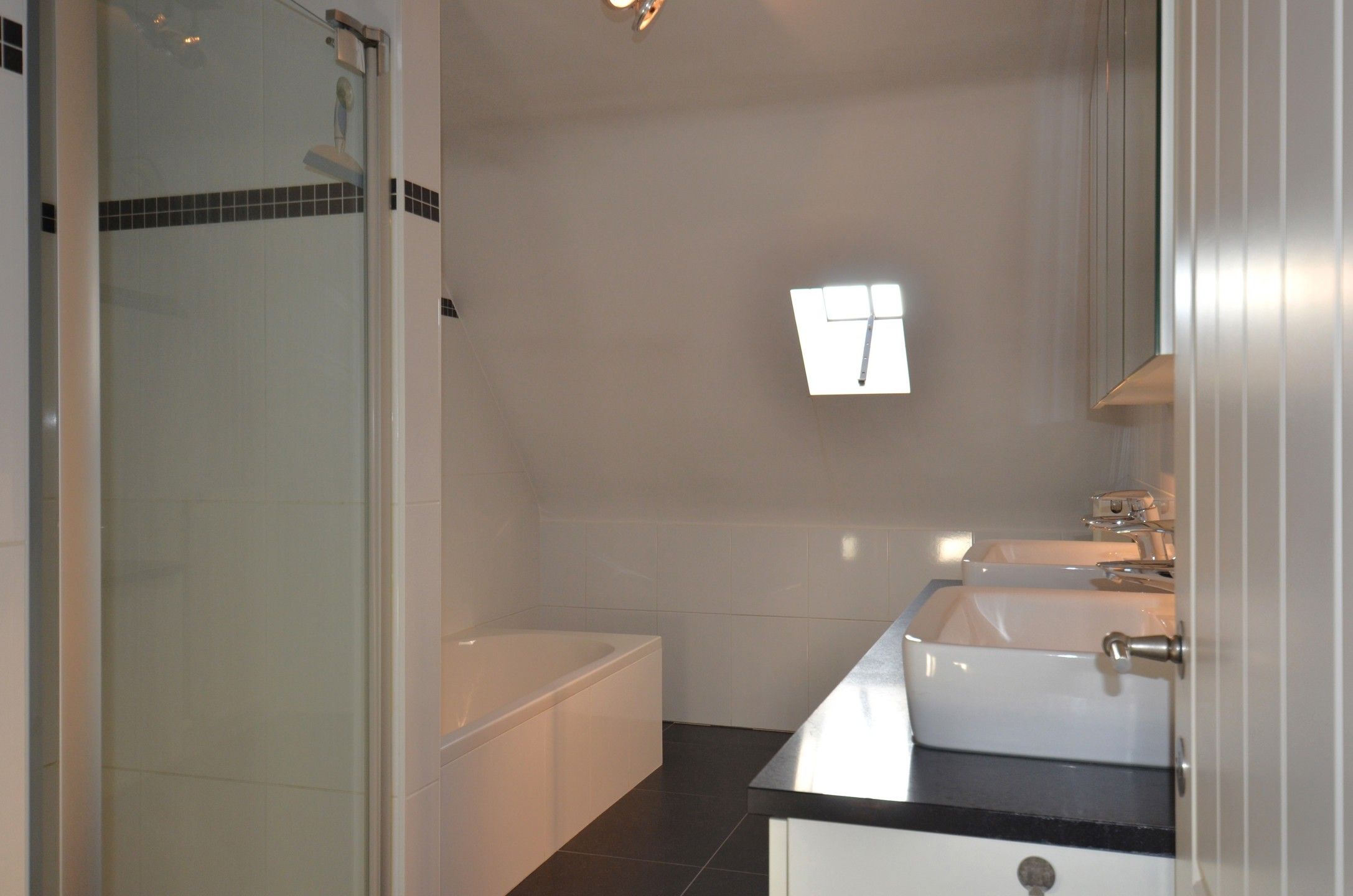 2-slpk-appartement met groot terras, berging en autostaanplaats foto 28