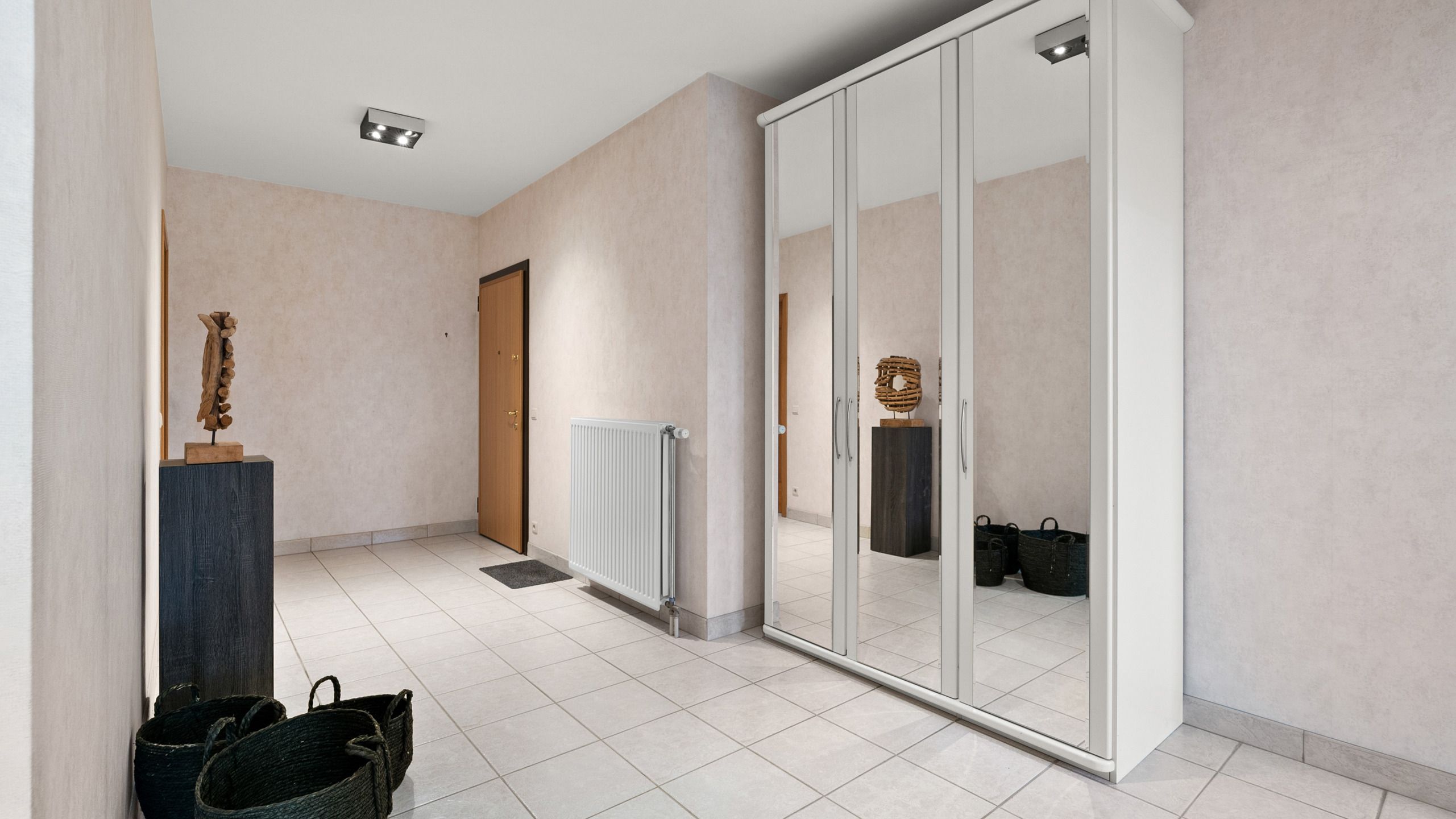 Ruim appartement van 245 m² centraal in Mortsel foto 2