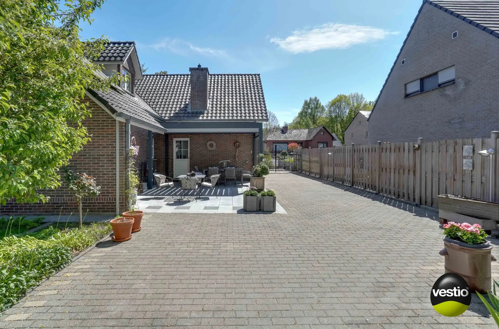 RUIM, ENERGIEZUINIG LANDHUIS GELEGEN TEGEN NATUURGEBIED foto 33