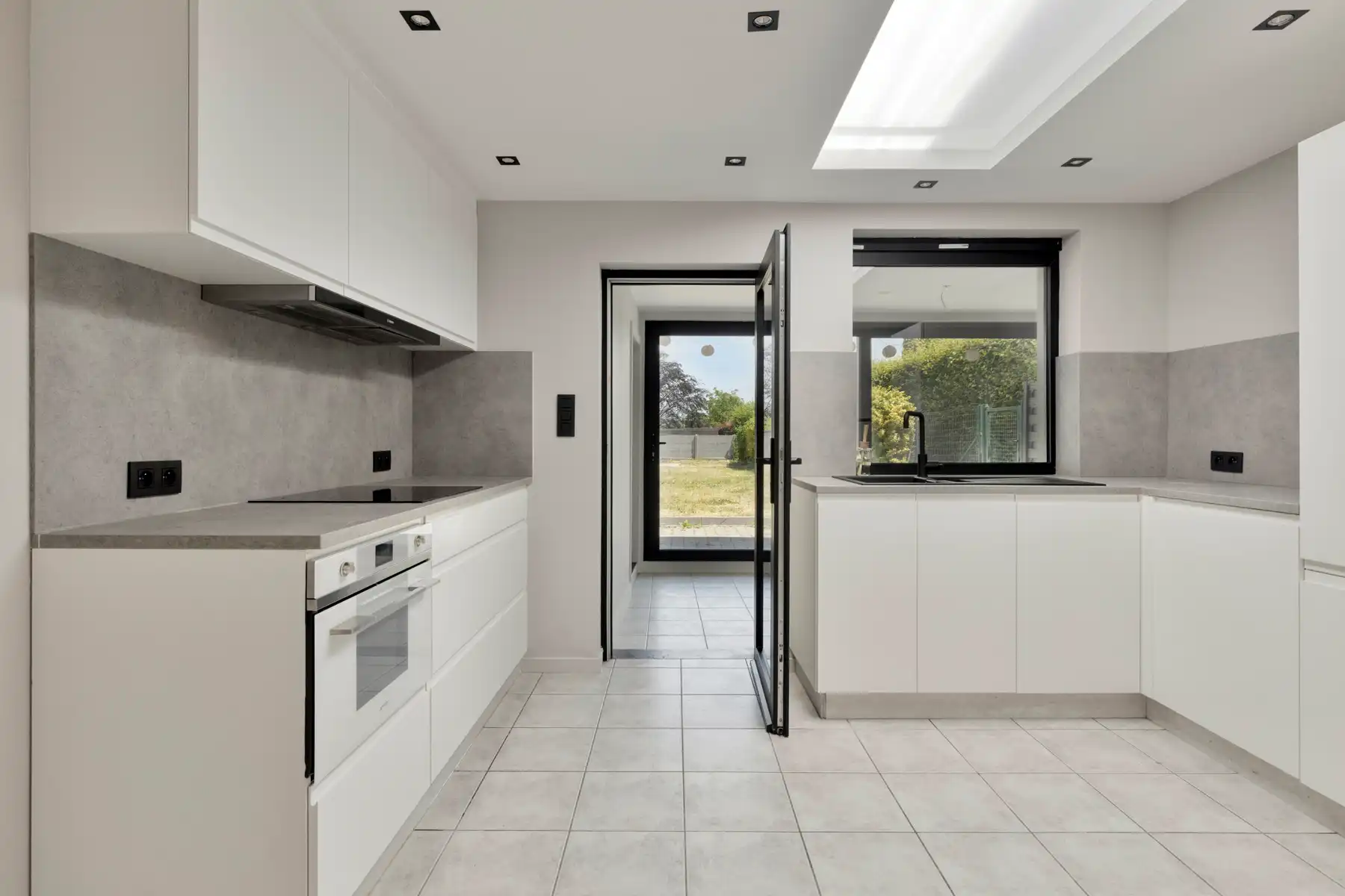 Instapklare HOB met 3 slaapkamers, garage en tuin! foto 8