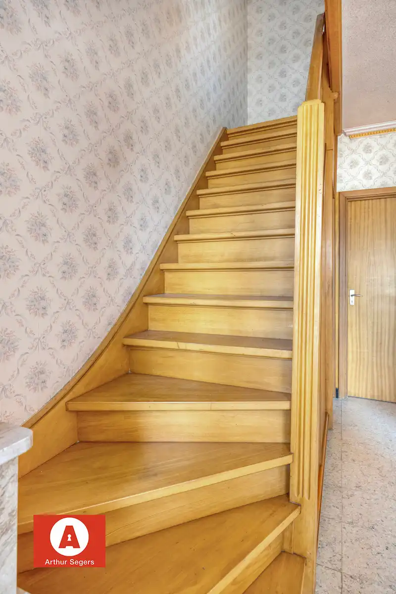 Solide te renoveren burgerwoning mét doorgang in Opstal foto 11