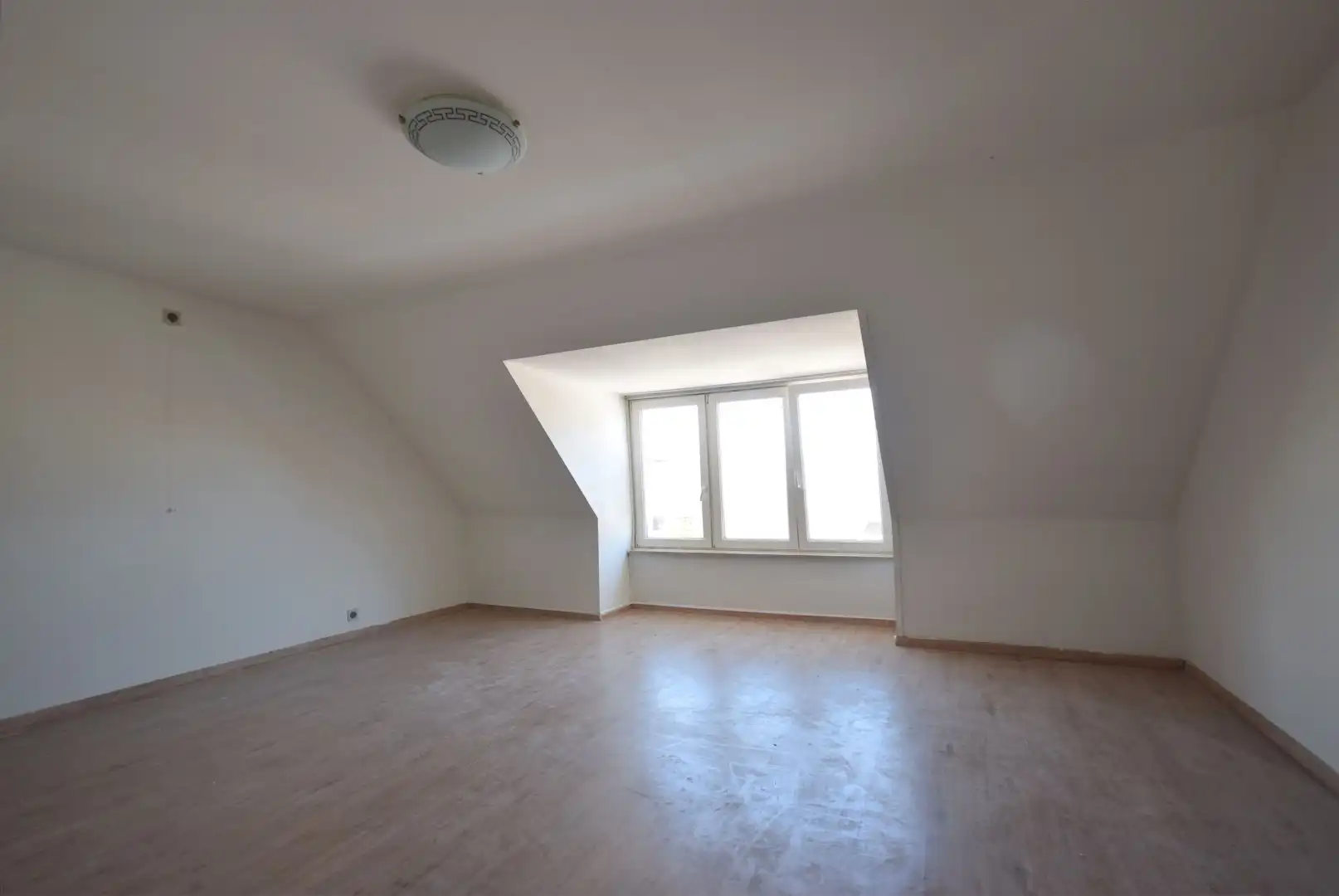 Gezellig duplexappartement te huur in het centrum van Lichtervelde, vlakbij het station foto 8