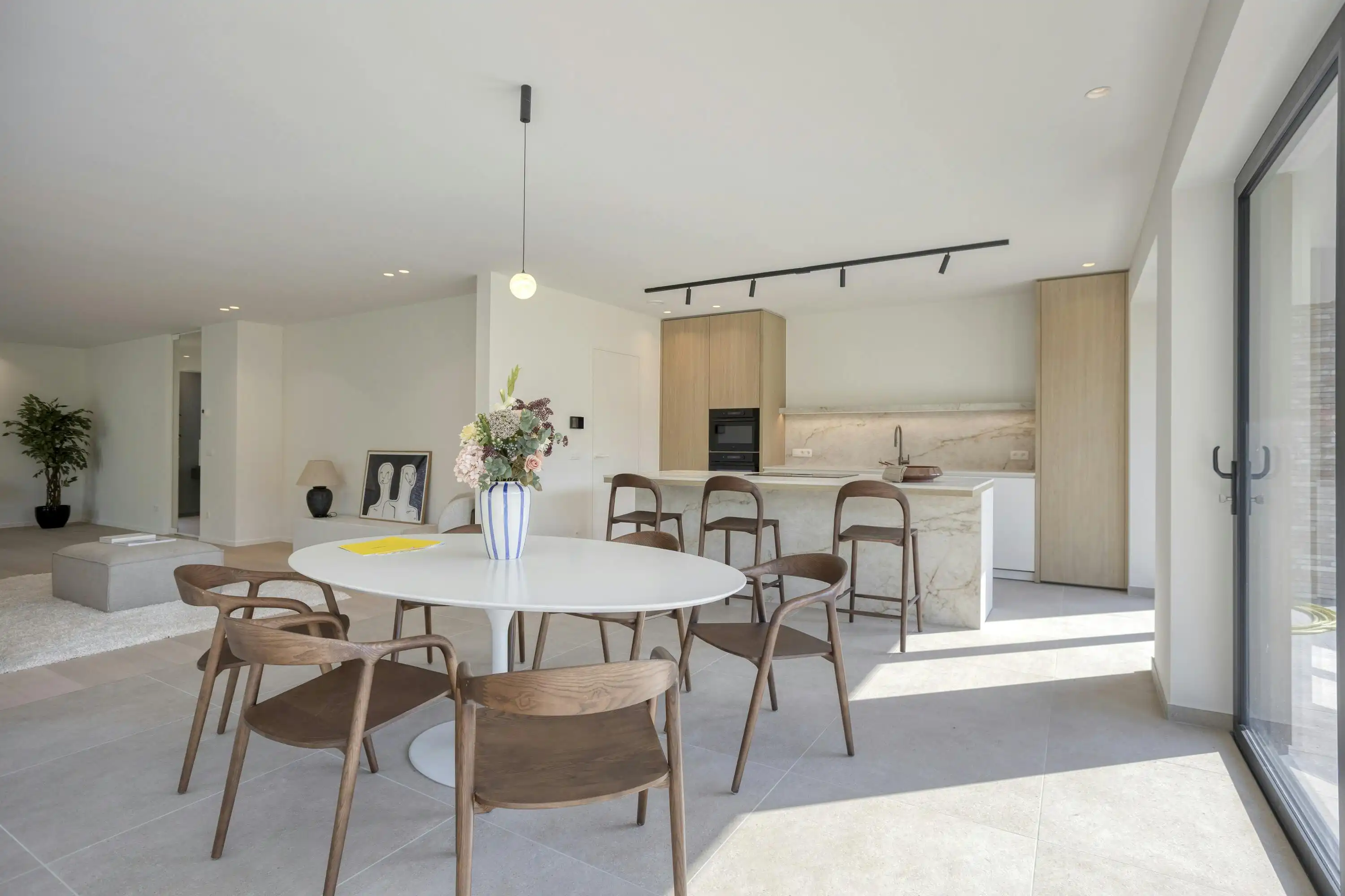 Nieuwbouwvilla met 4 slaapkamers op 1361m² grond foto 8