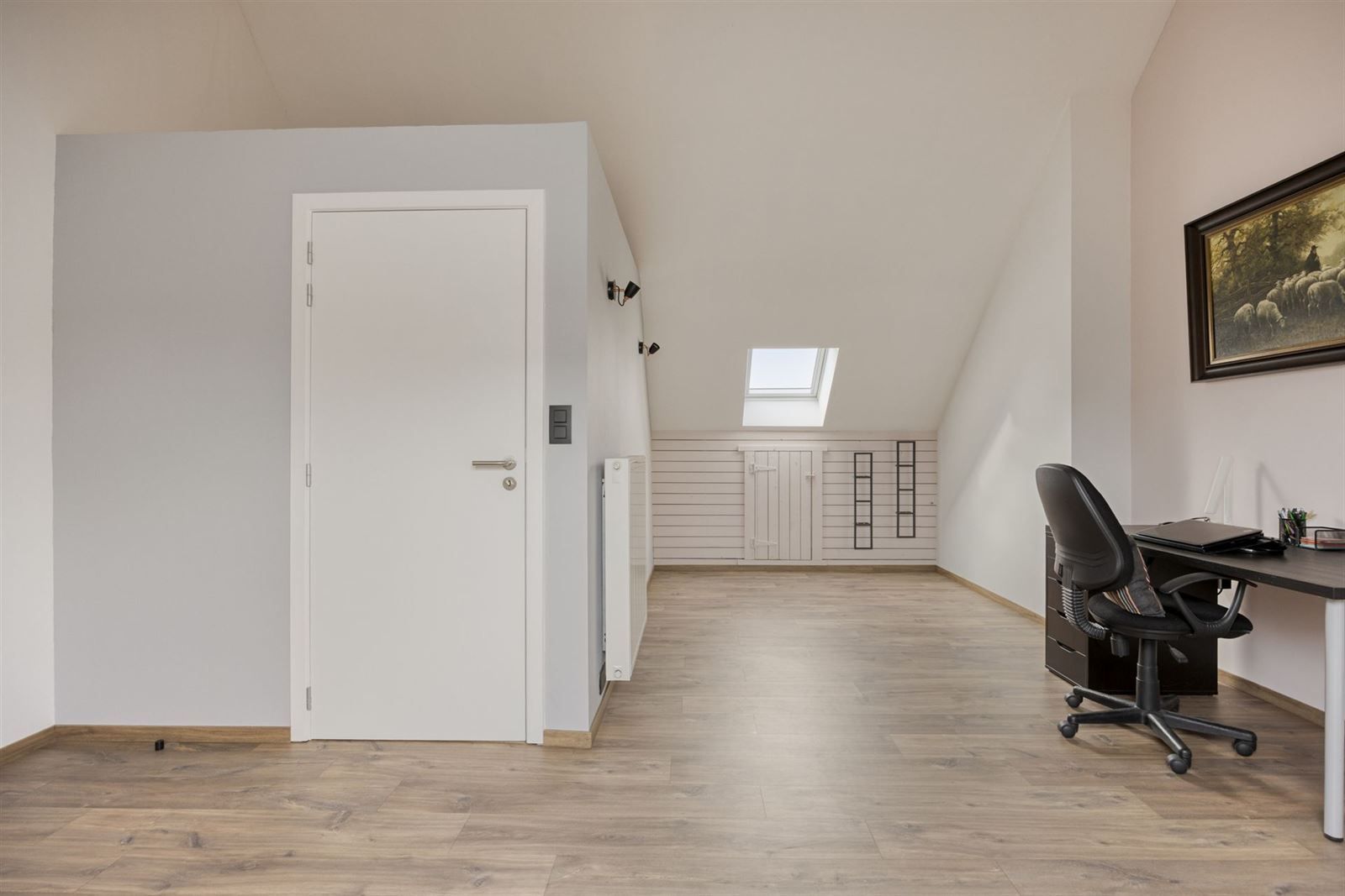 Woning met ruime loods te koop foto 27