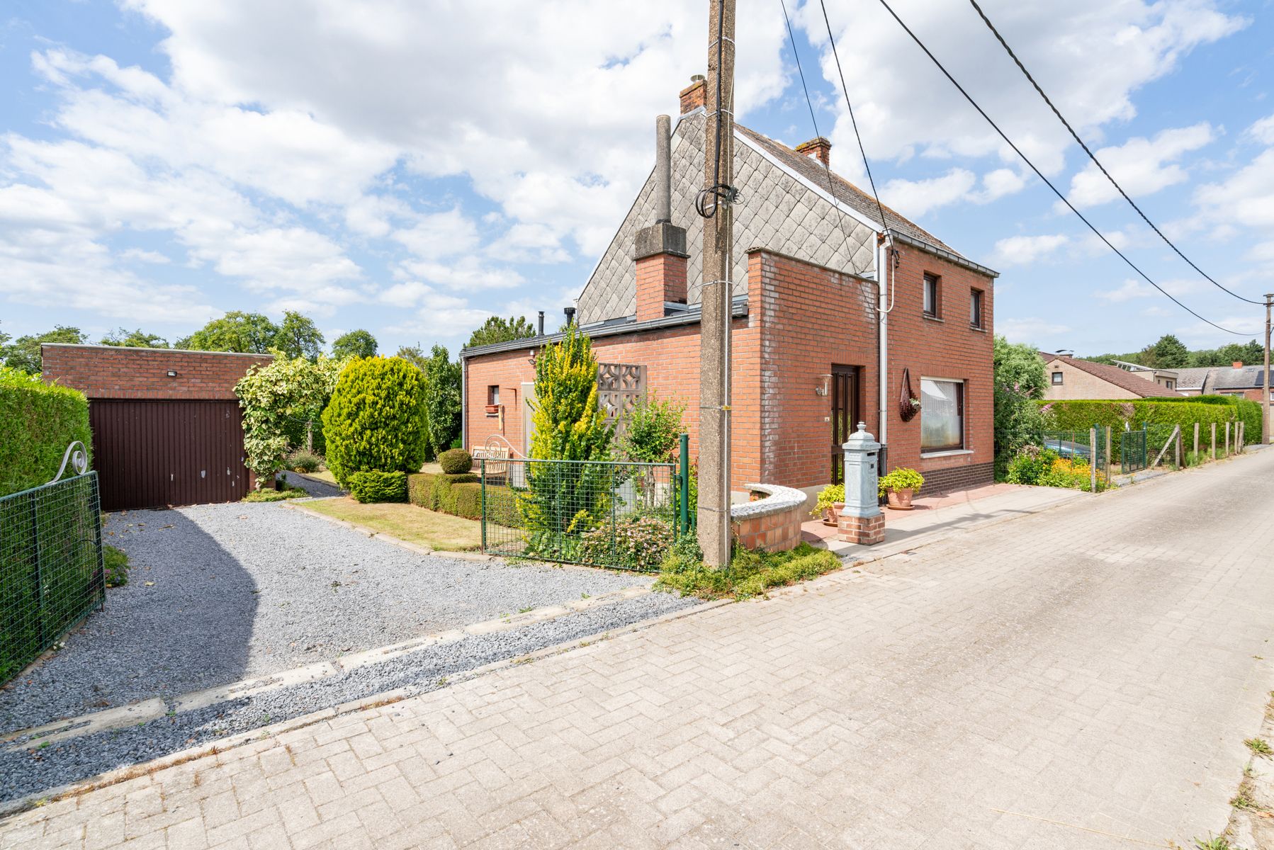 Te Renoveren Woning met Extra Bouwgrond foto 19