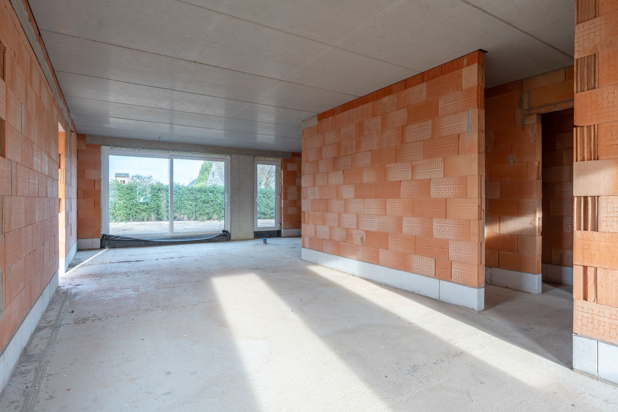 Knappe en ruime (245 m²) casco woning op gunstige ligging foto 15