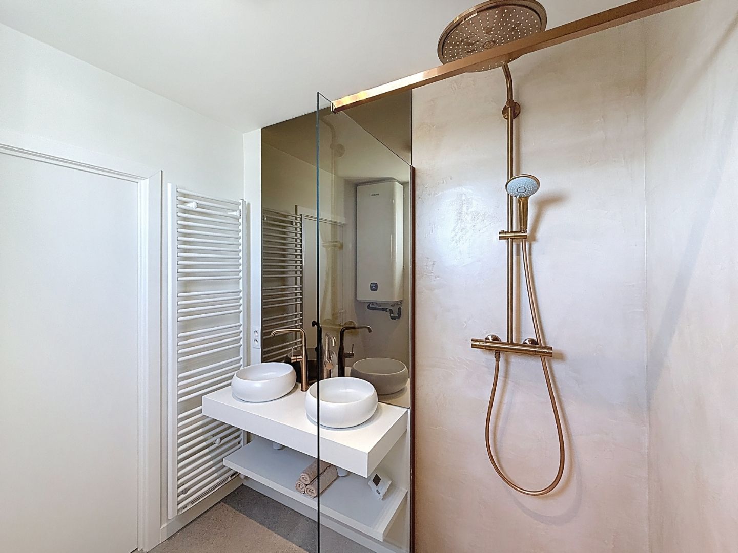 Stijlvol gerenoveerd penthouse met prachtig zicht over het hinterland foto 10