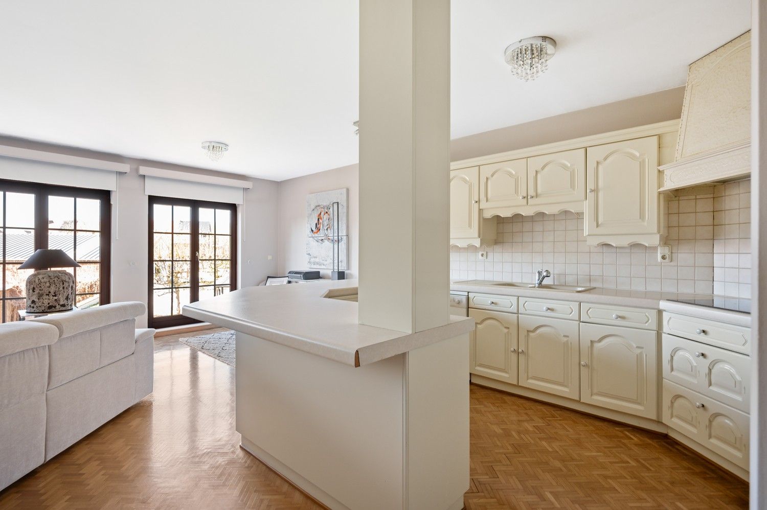 Ruime woning met polyvalente (kantoor)ruimte & tuin te Lier! foto 9