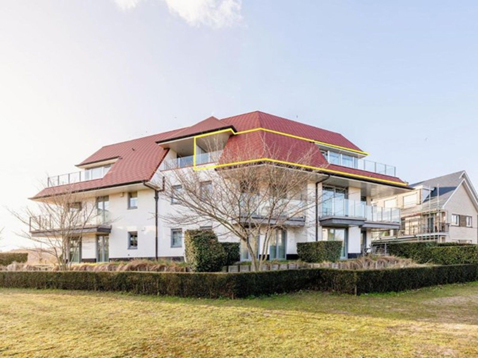 Recente penthouse met 2 slaapkamers en grote terrassen foto {{pictureIndex}}
