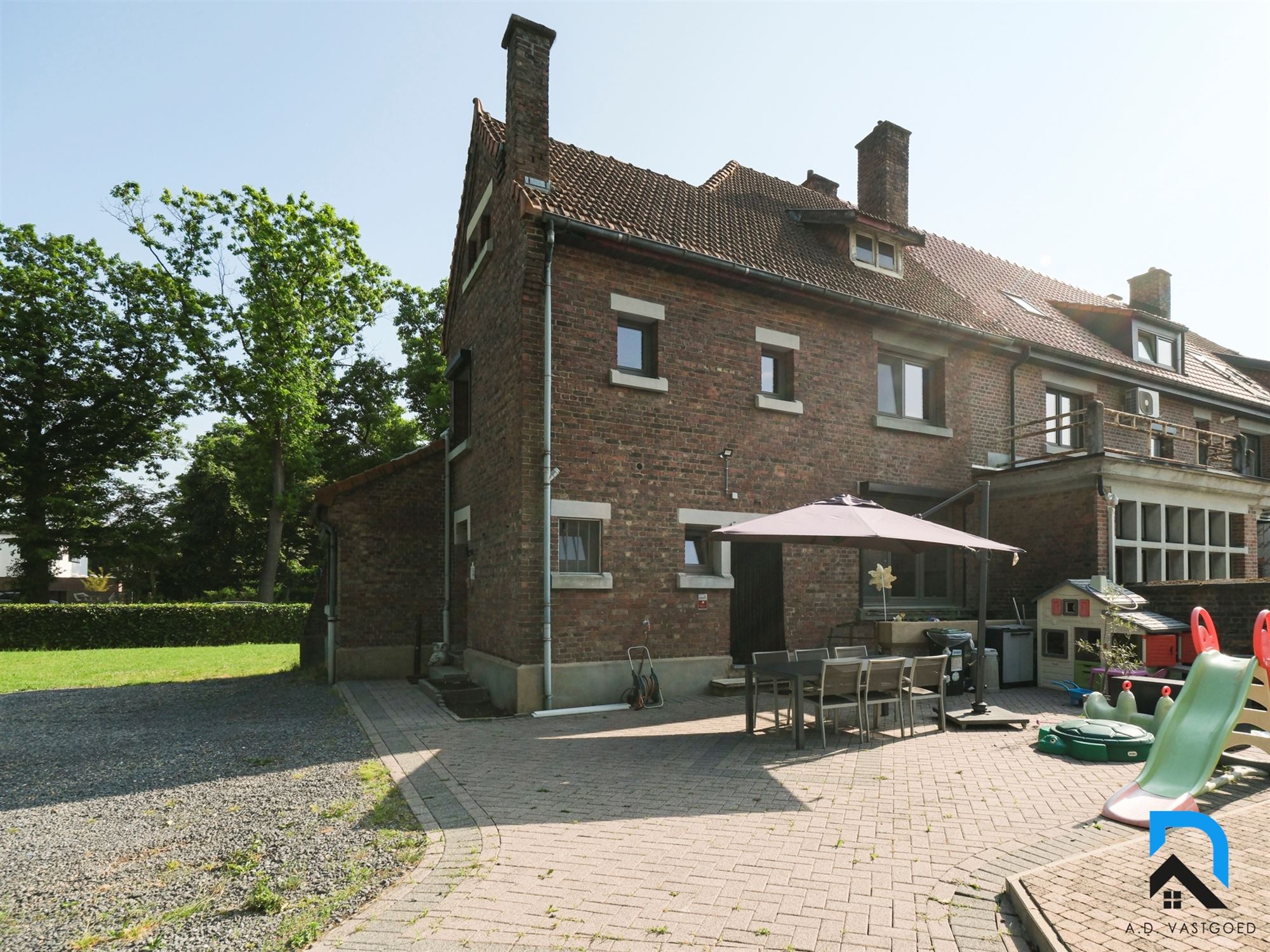Woning met 5 slaapkamers op riant hoekperceel foto 18