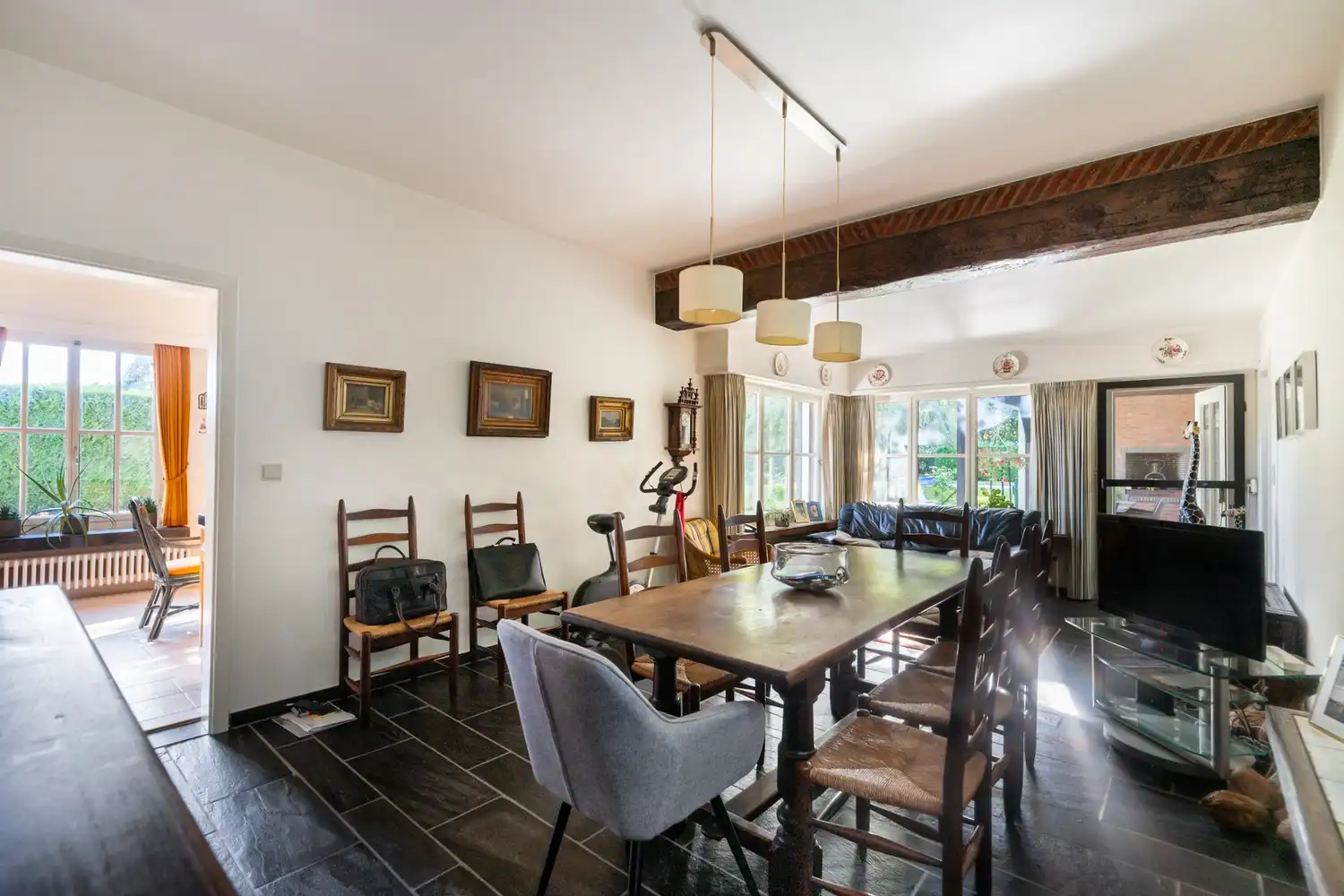 Ruime villa met 5 slpkrs, zwembad en handelsruimte op perceel van 3383m² te Berlaar foto 10