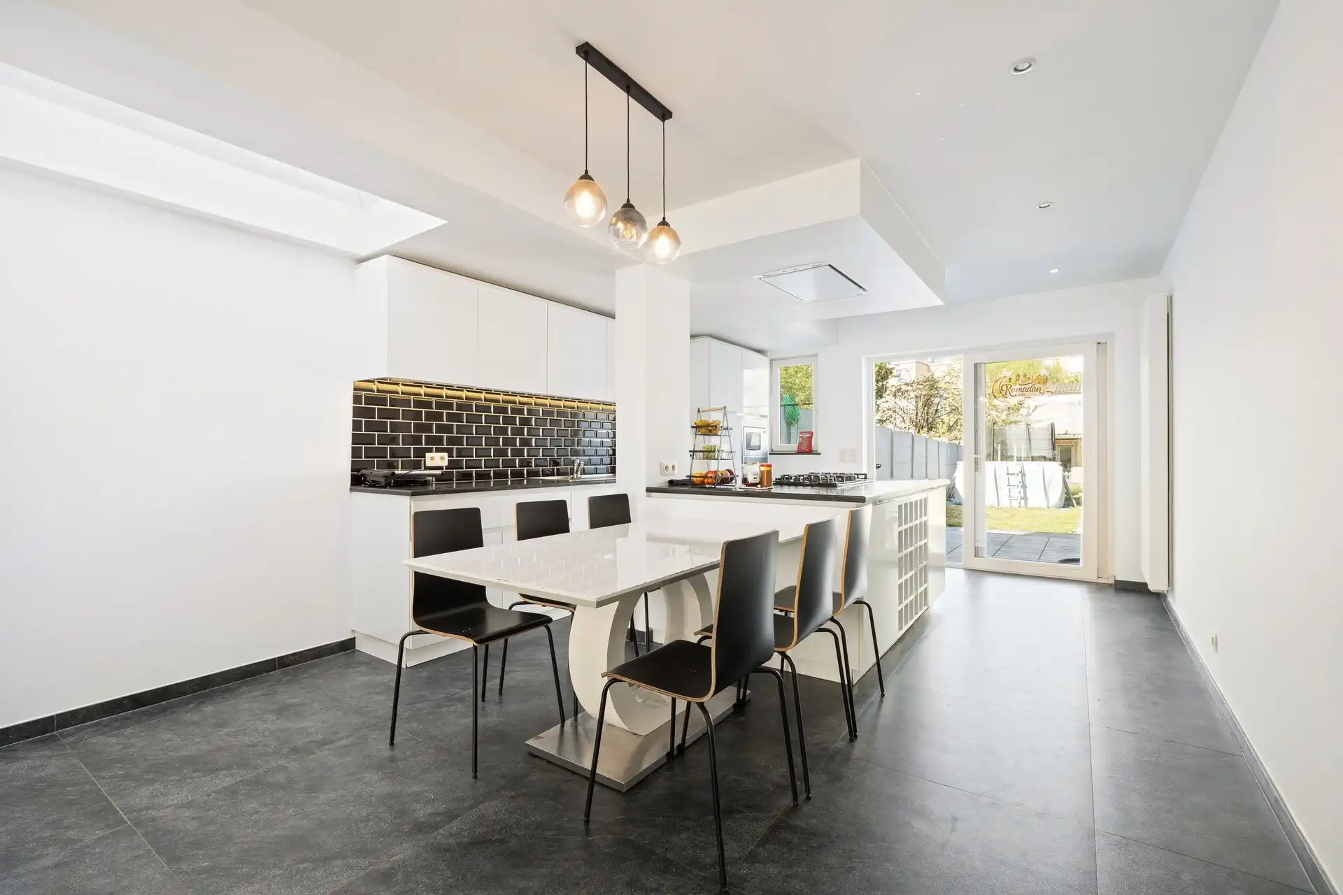 Instapklare energiezuinige eengezinswoning met 4 slaapkamers, 2 badkamers en West tuin. foto 7