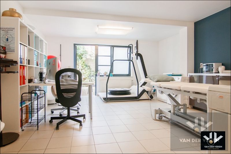 Ruime woning met stadstuin aan Hasseltse stadsrand foto 4
