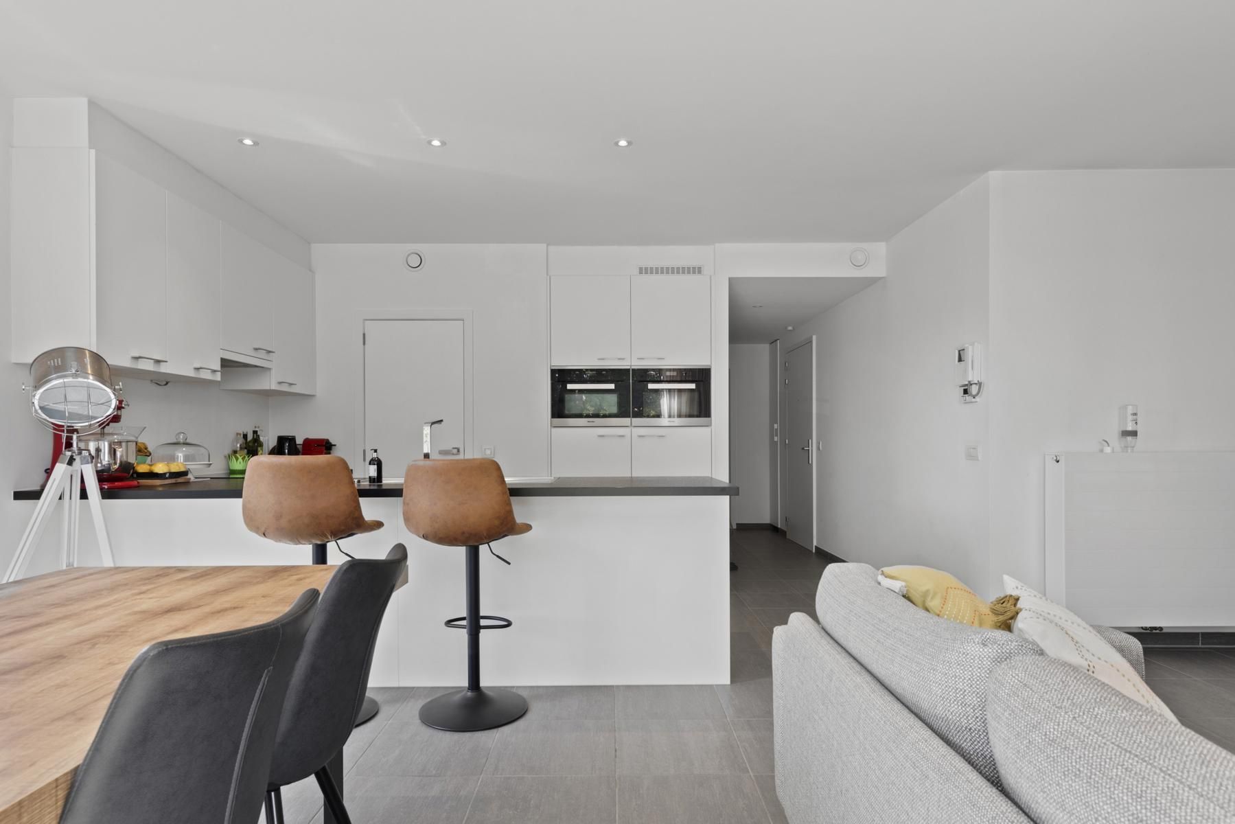 Prachtig 2 slaapkamer appartement  in een groene omgeving  foto 7