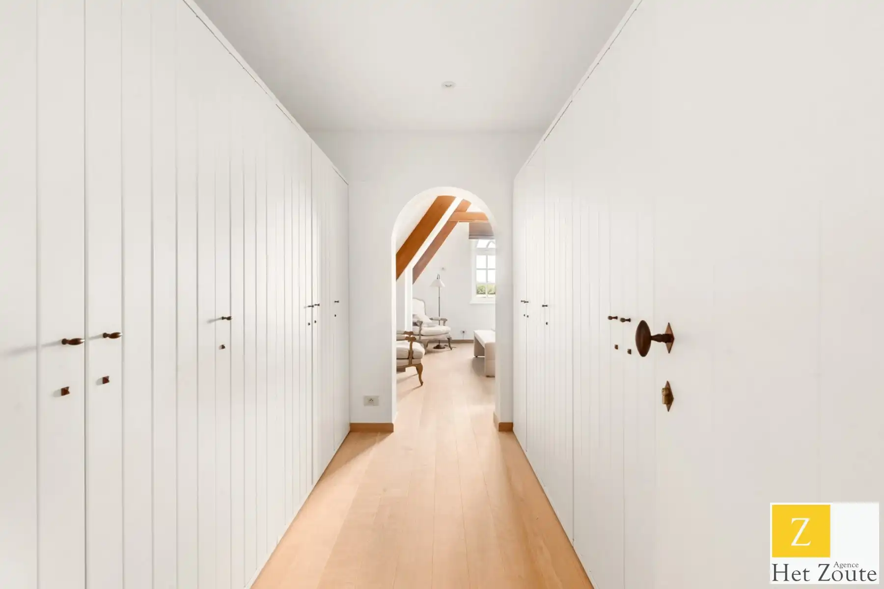 Prachtige villa gelegen op een ruim perceel van 2.648 m² foto 17