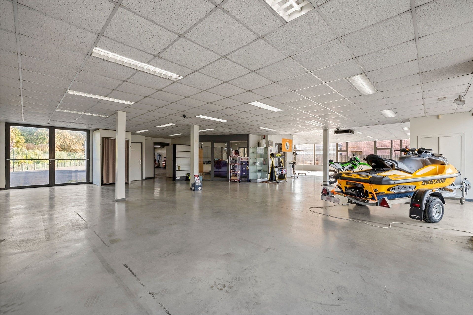 Uitstekend gelegen commercieel gebouw met showroom + werkplaats van in totaal 633m² foto 6