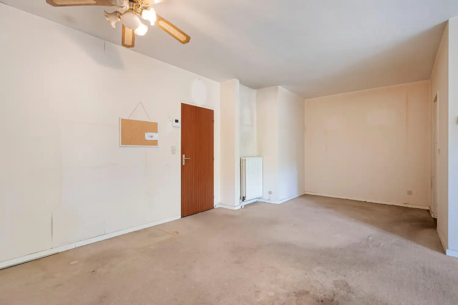 Te renoveren appartement (100m²) op 1ste verdieping met een uitstekende ligging aan de Hoogboomsteenweg in Kapellen! foto 5