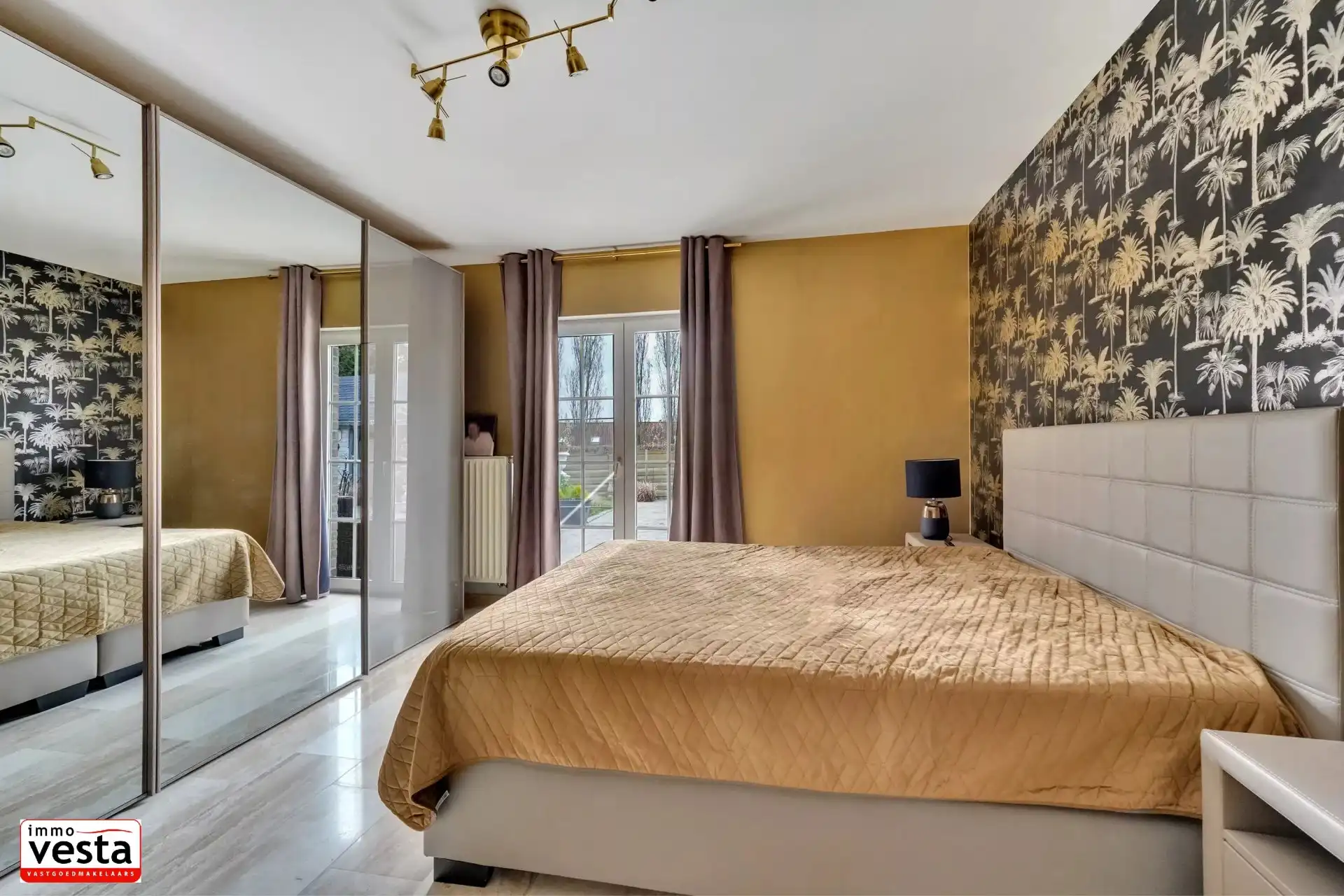 Ruime villa op een goede locatie foto 13