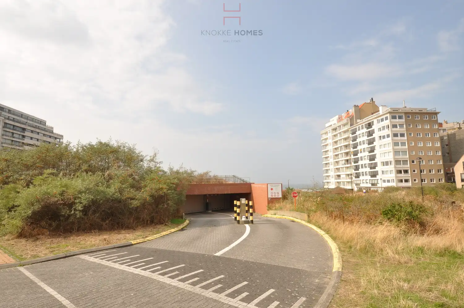 Gesloten garagebox onder het Stübbenpark in Duinbergen foto 2