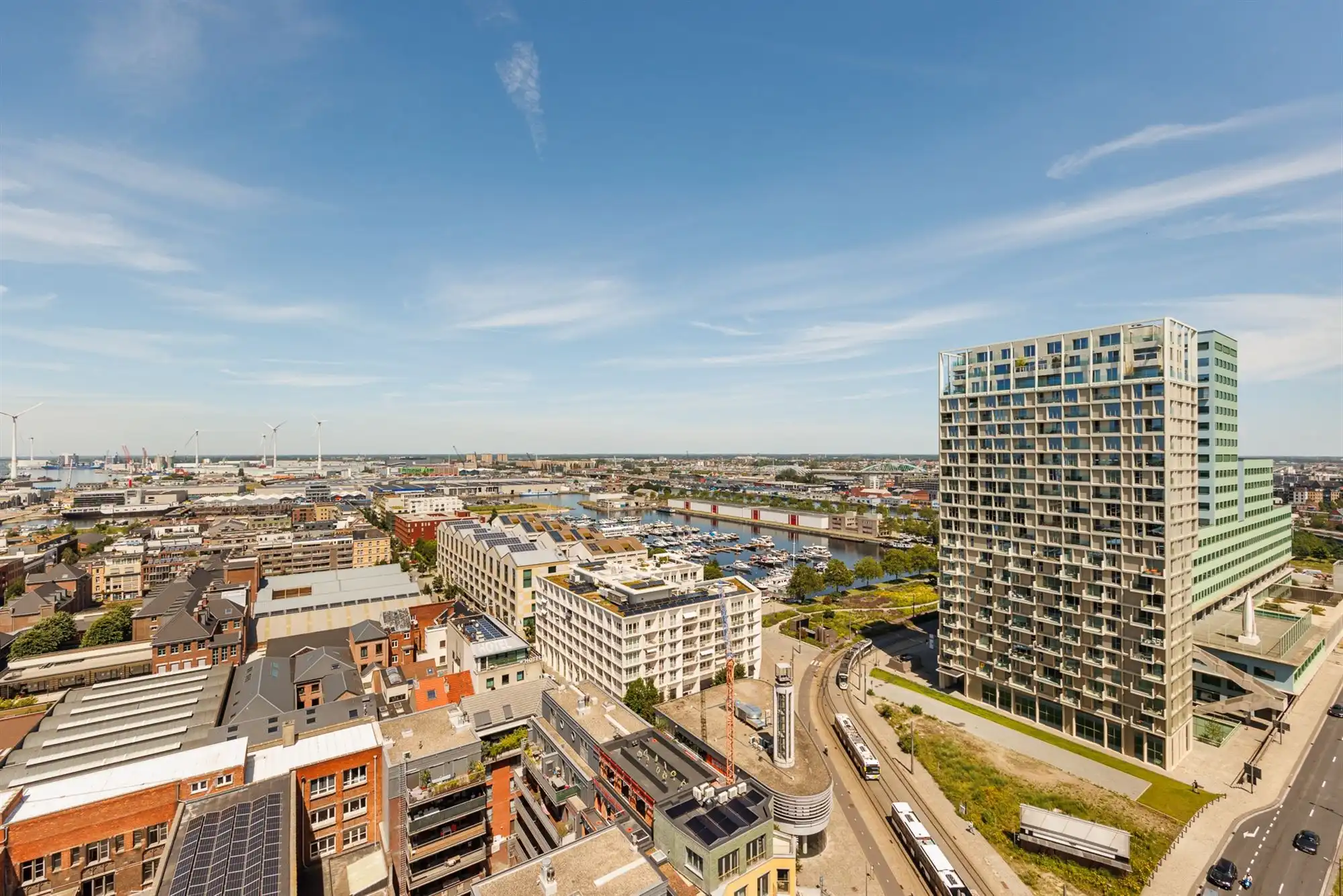 Luxueus appartement op 16e verd. met panoramisch uitzicht foto 21