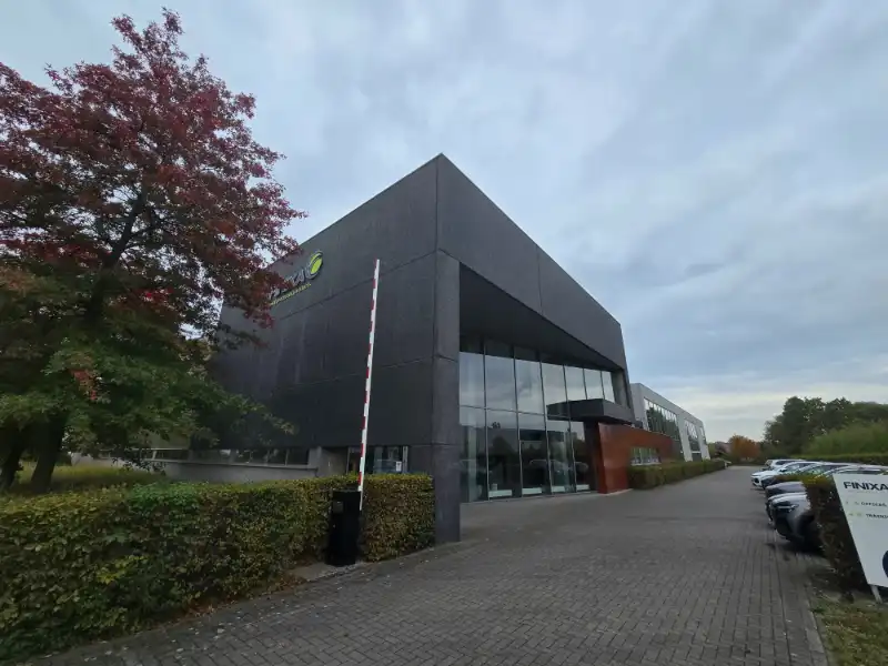 Bedrijfsgebouw te huur foto 2