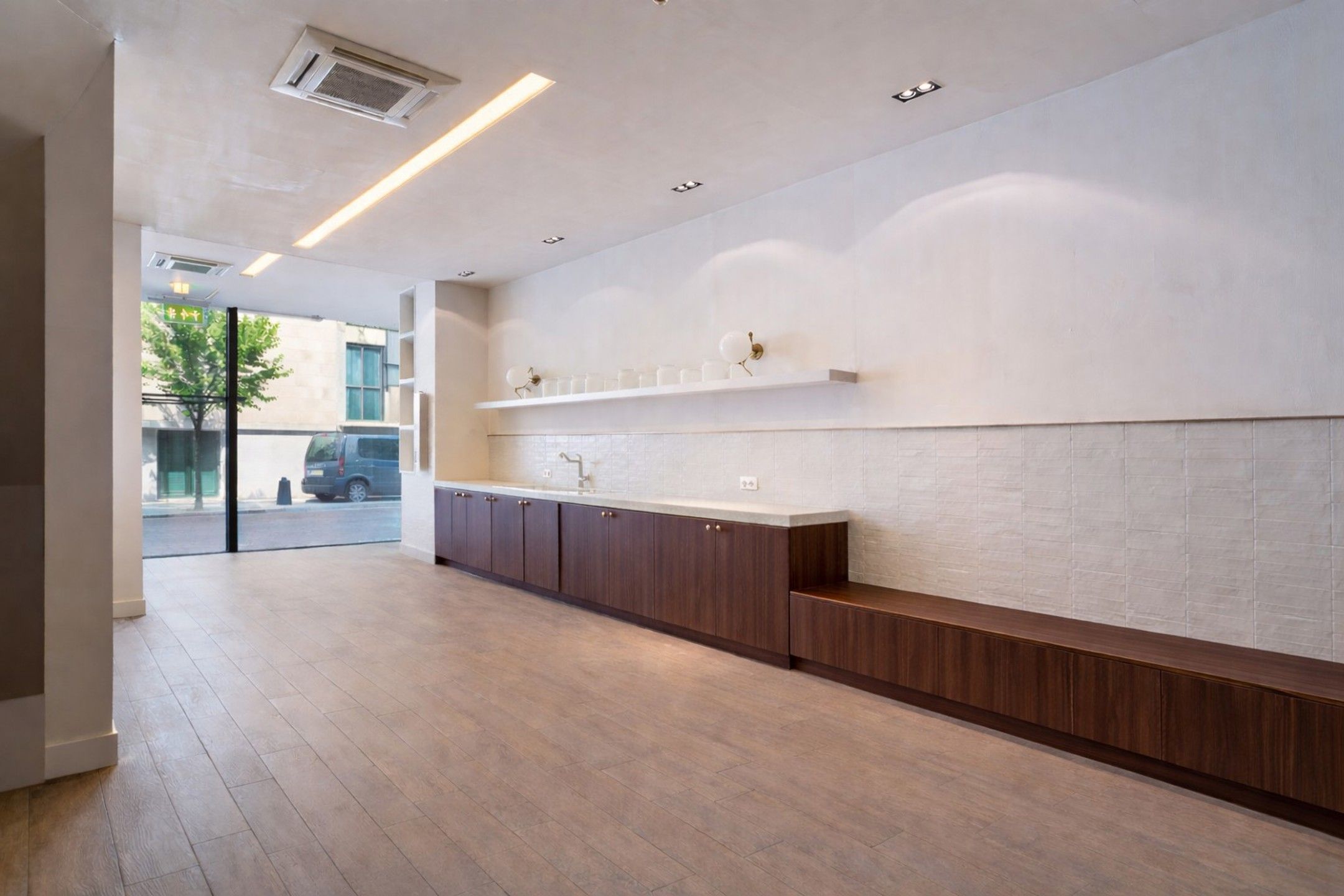 commerciële ruimte op absolute toplocatie aan Bourla foto 7