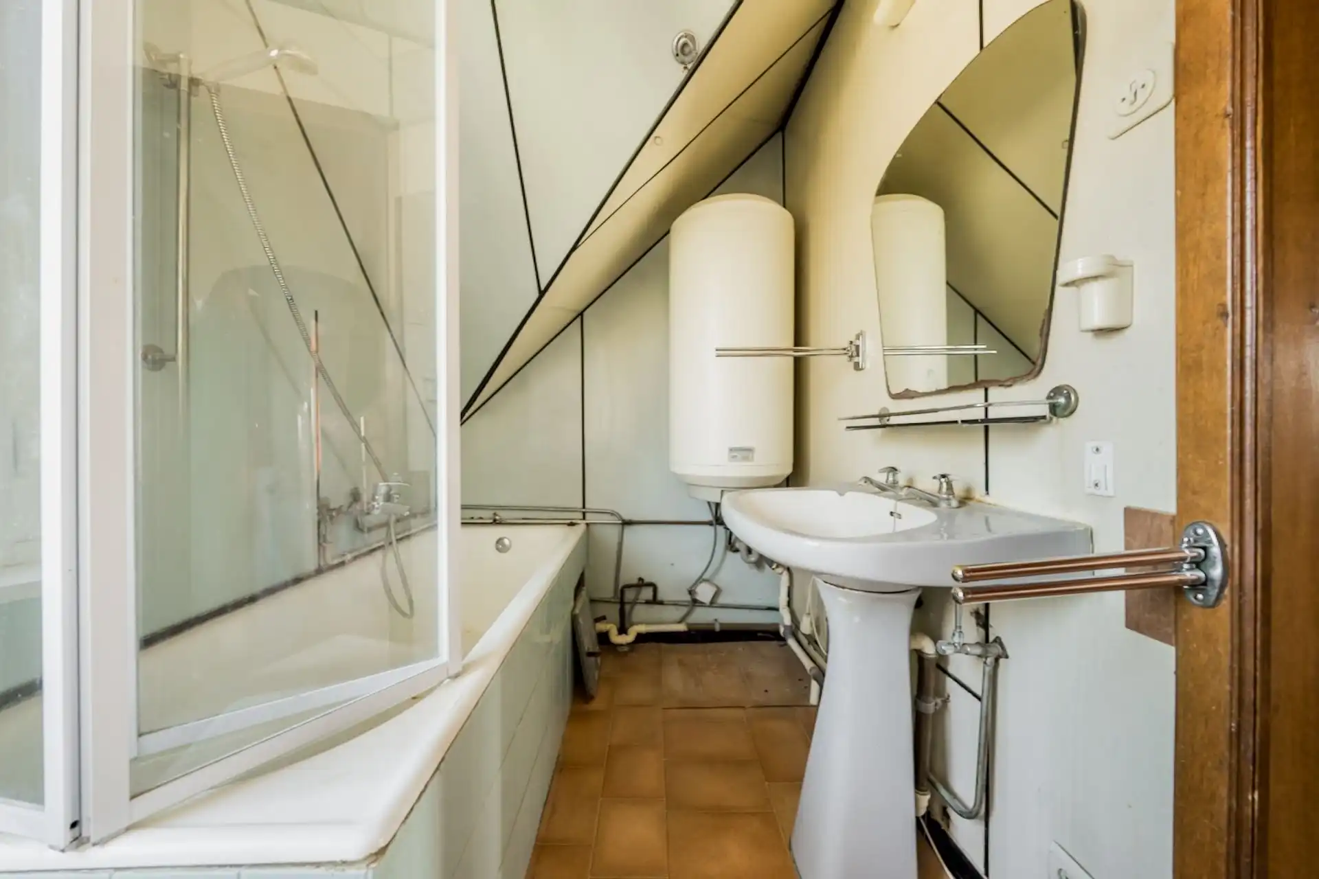 Te renoveren woning op toplocatie! foto 20