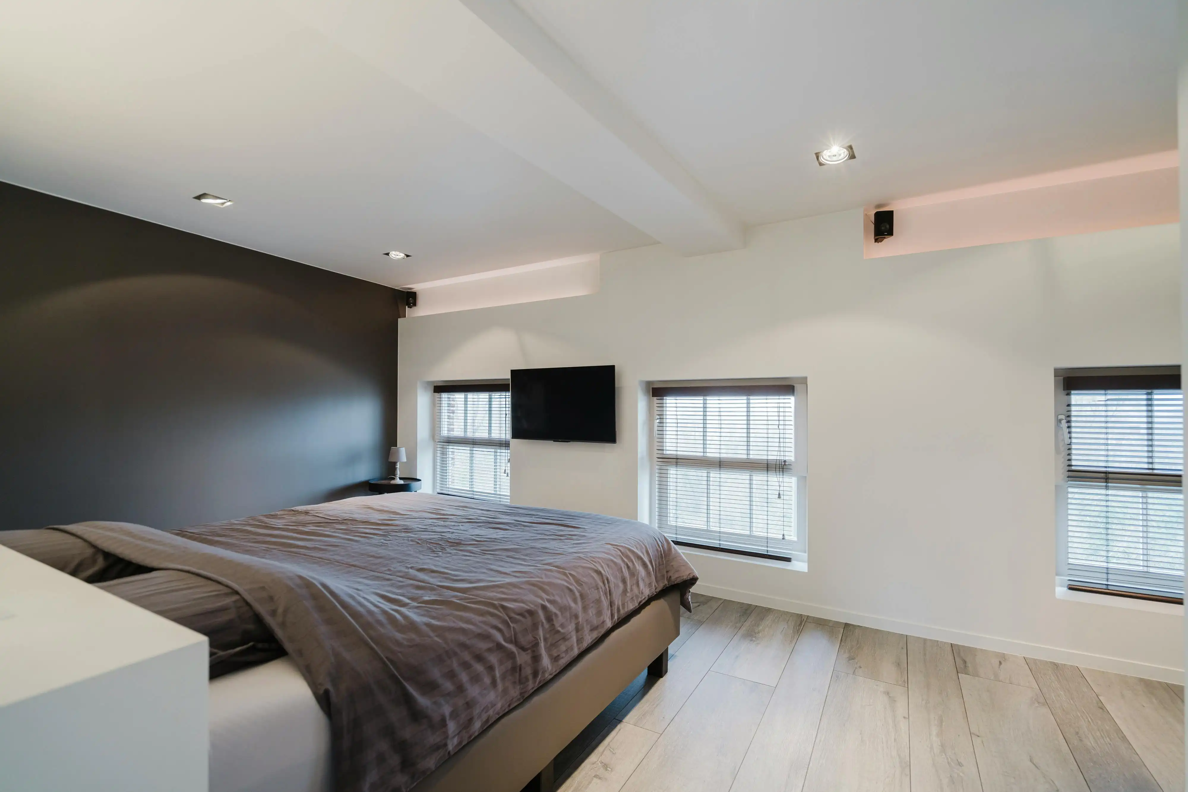 Appartement te koop nabij Kortrijk aan de Leie foto 16