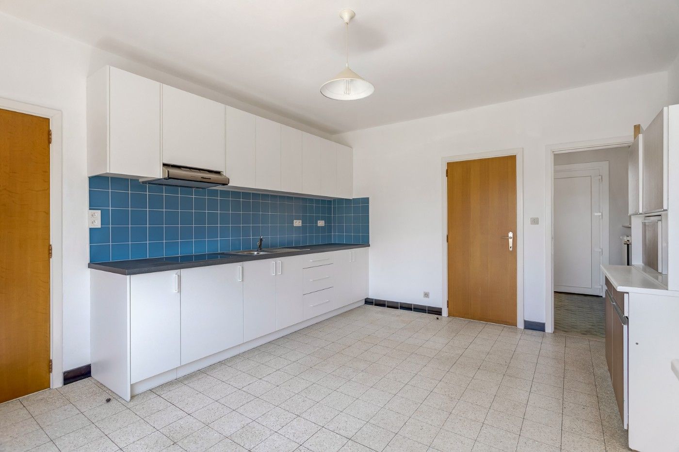 Ruime, gerieflijke open bebouwing met 3 slpk., grote tuin en inpandige garage foto 5