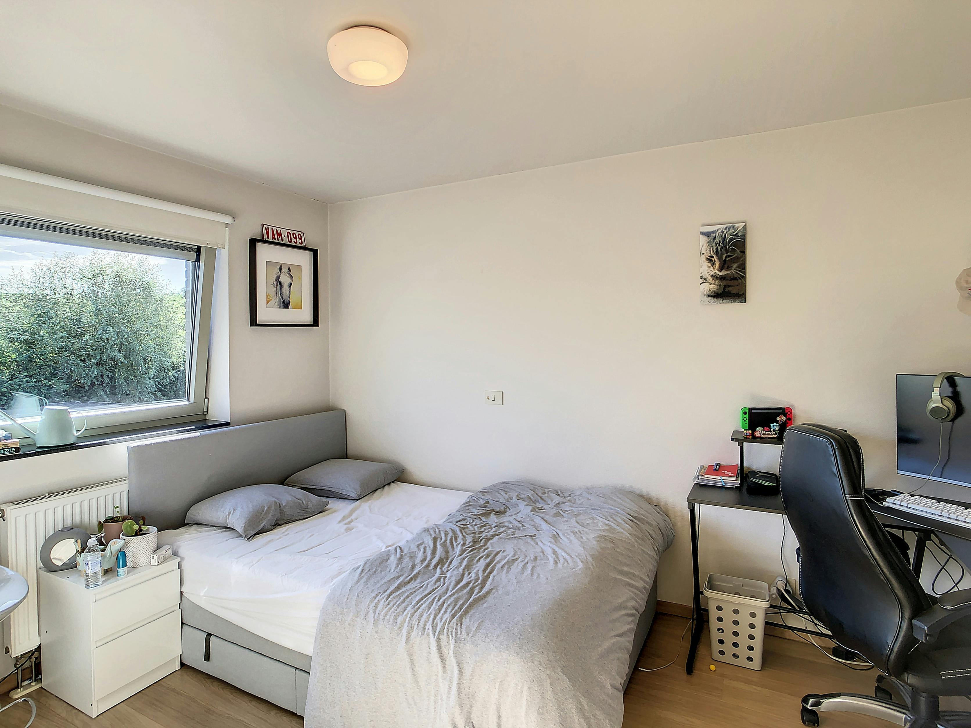 Recente woning (200m²) met 4 kamers te huur in Kortrijk foto 12