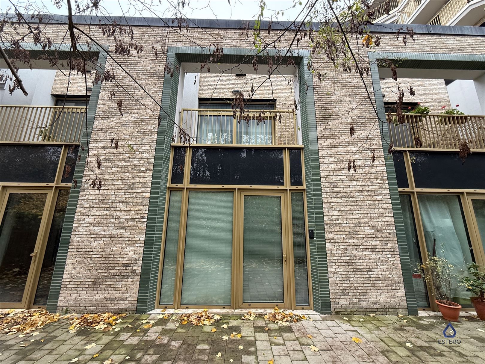 Nieuwbouwwoning op een topligging in Zurenborg foto {{pictureIndex}}