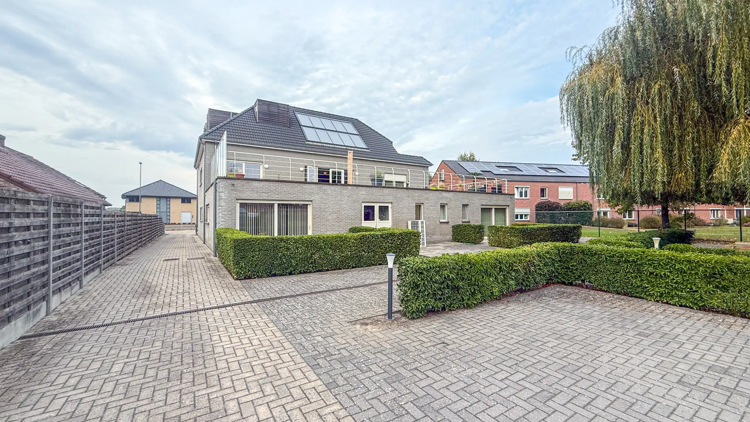 Veelzijdig investeringspand met 10 kamers, lift en kelder! foto 122