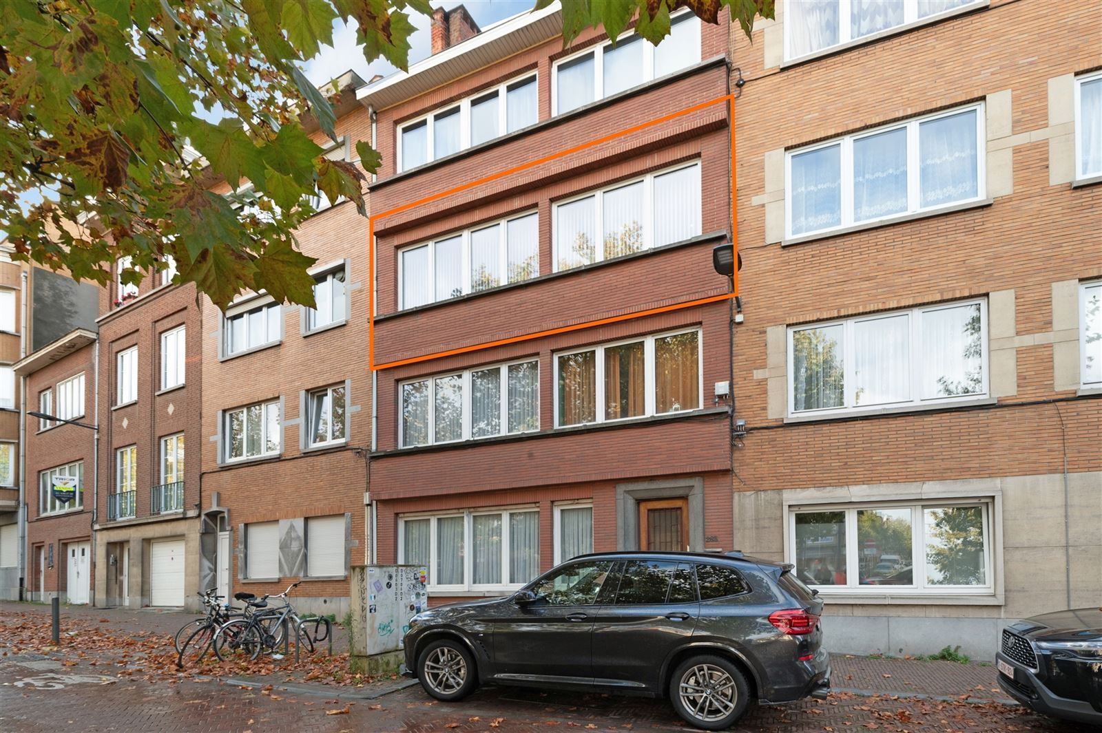 Lichtrijk appartement in hartje Ganshoren – 2 slaapkamers foto {{pictureIndex}}