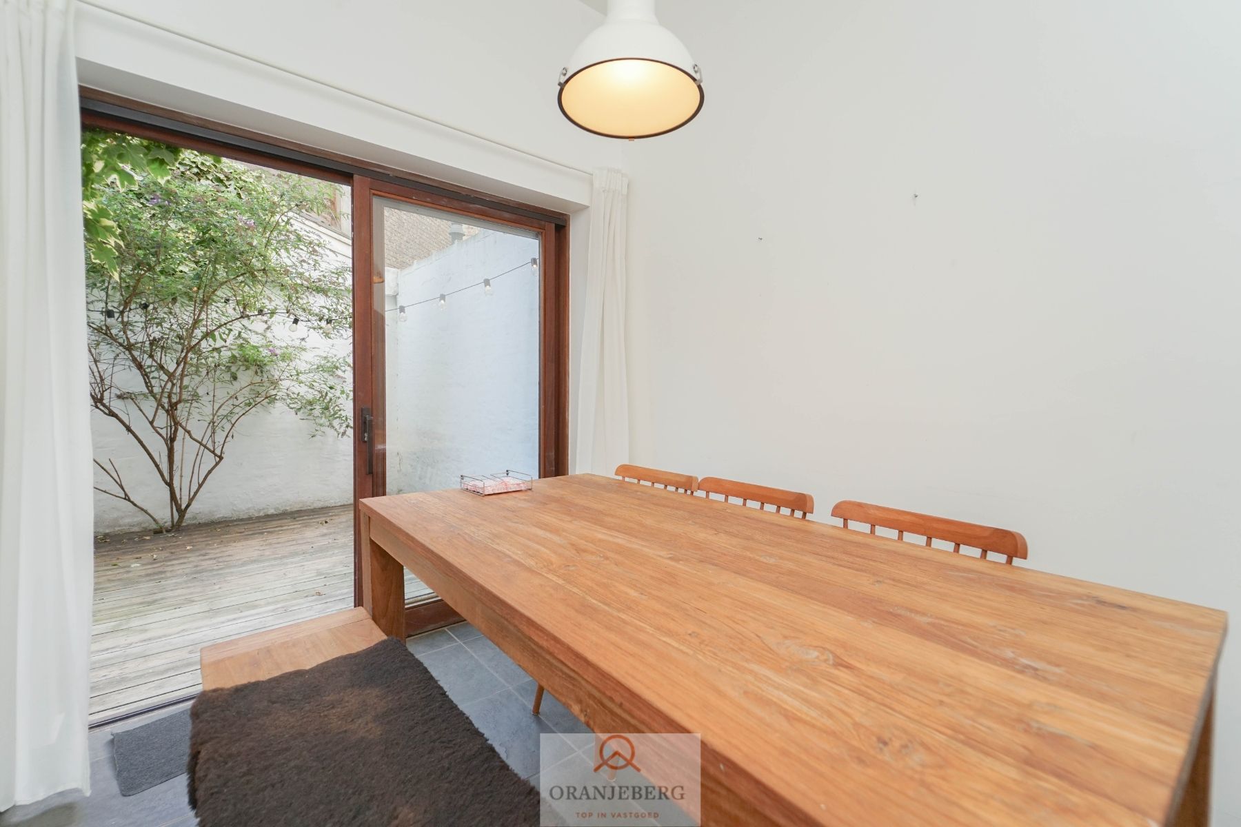 Charmante, gerenoveerde woning nabij Elyzeese Velden foto 7