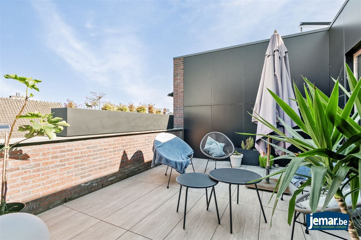 Exclusief penthouse met 3 slaapkamers, 2 badkamers, 2 terrassen en dubbele inpandige garagebox in Maasmechelen! foto 17