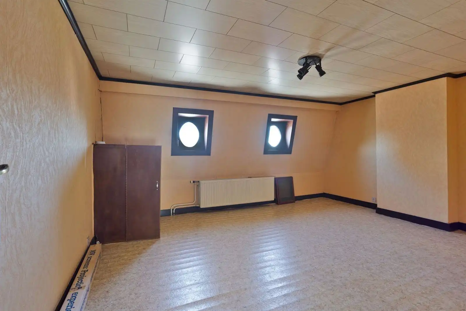 Woning met grote atelier(+/-205m²) te centrum Dworp foto 24