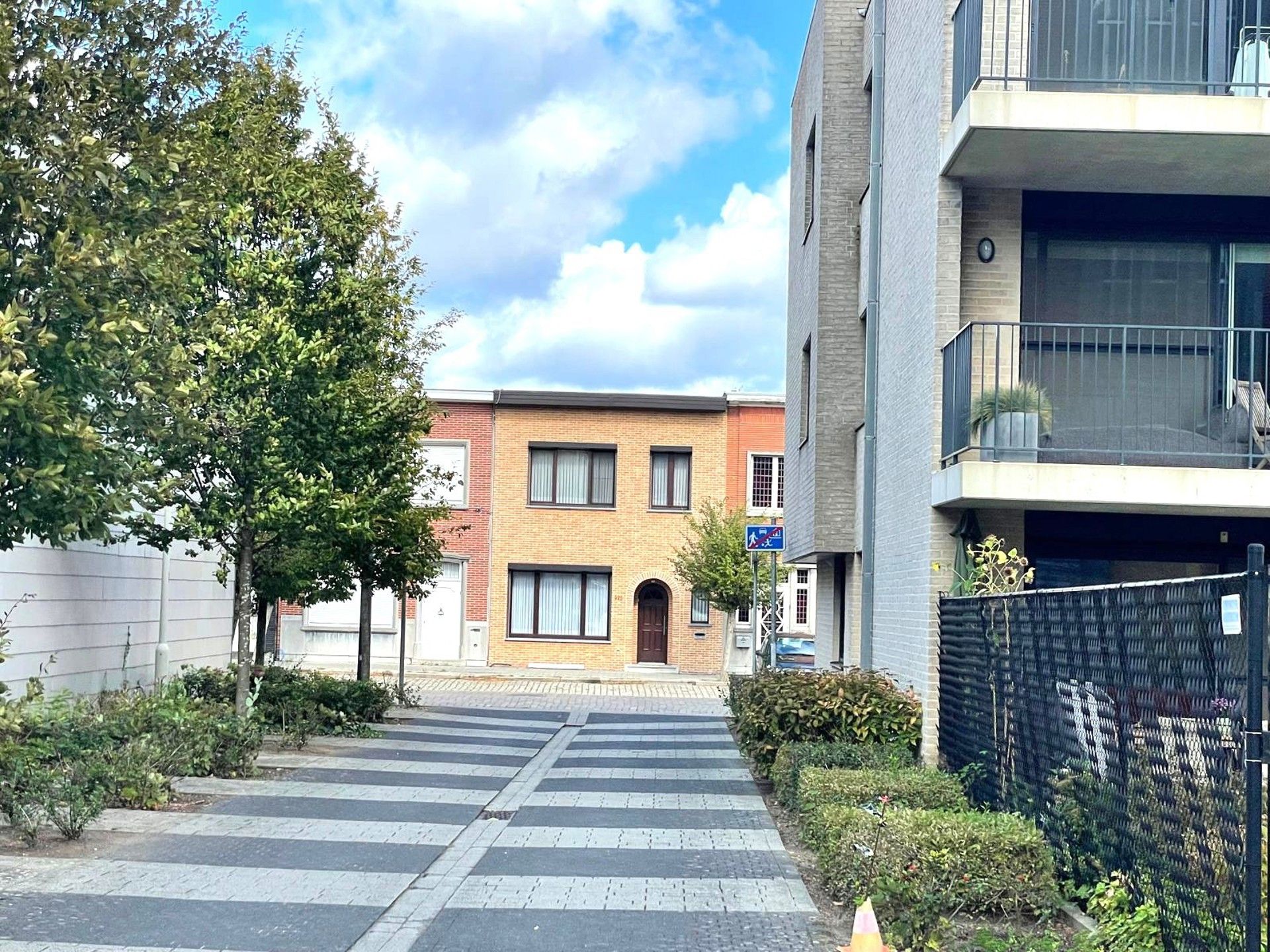 Staanplaats met berging foto 3