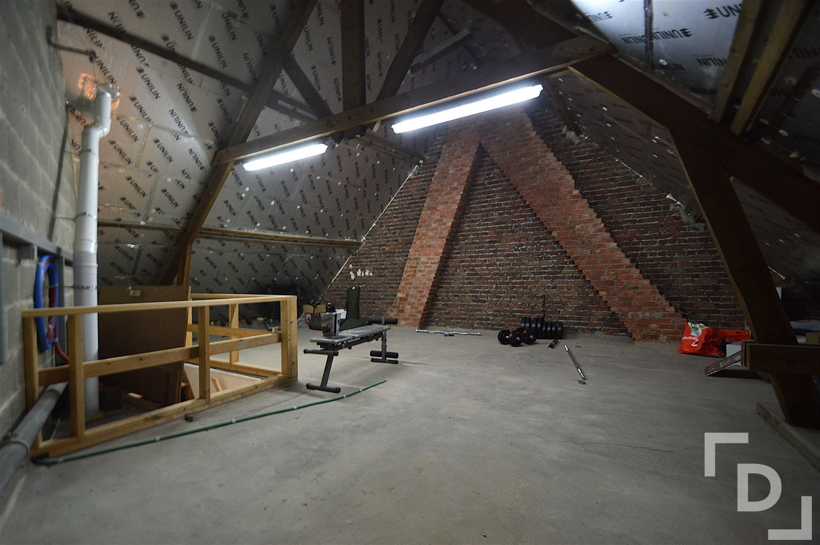 Gerenoveerde woning met 3 slaapkamers en fietsenberging.  foto 16
