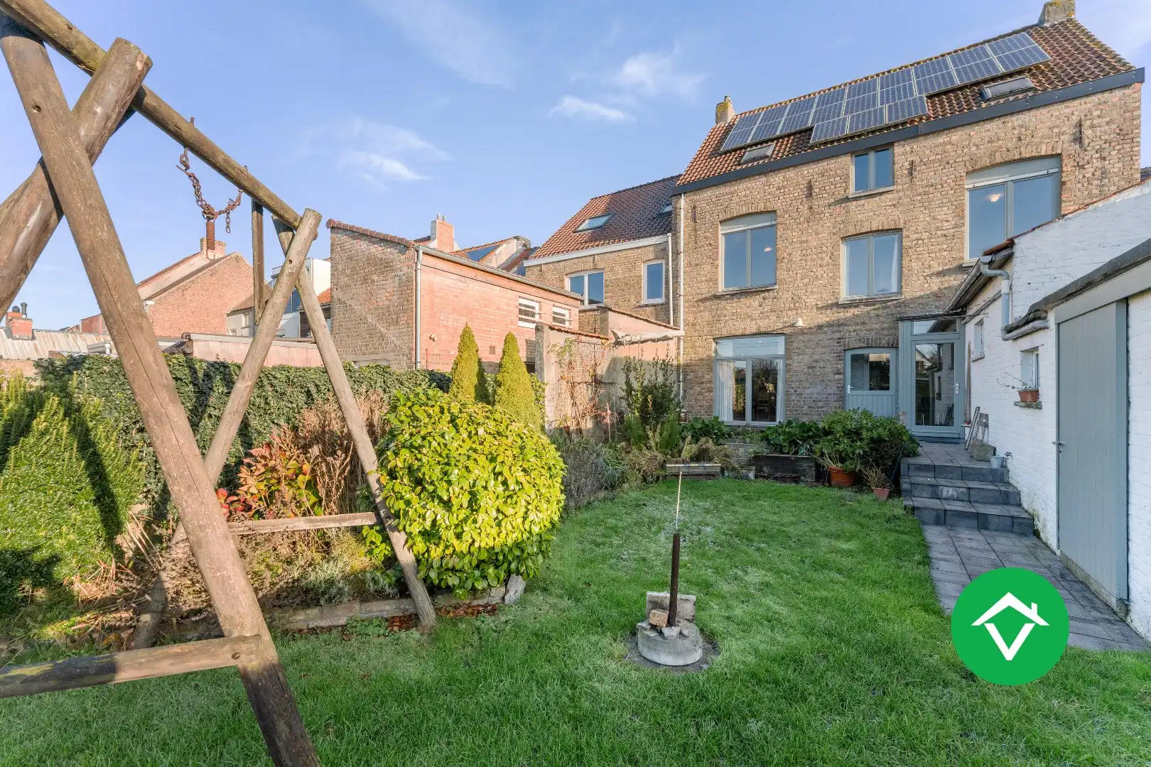 Ruim herenhuis met 4 slaapkamers en aparte garagebox in centrum Gistel foto 30