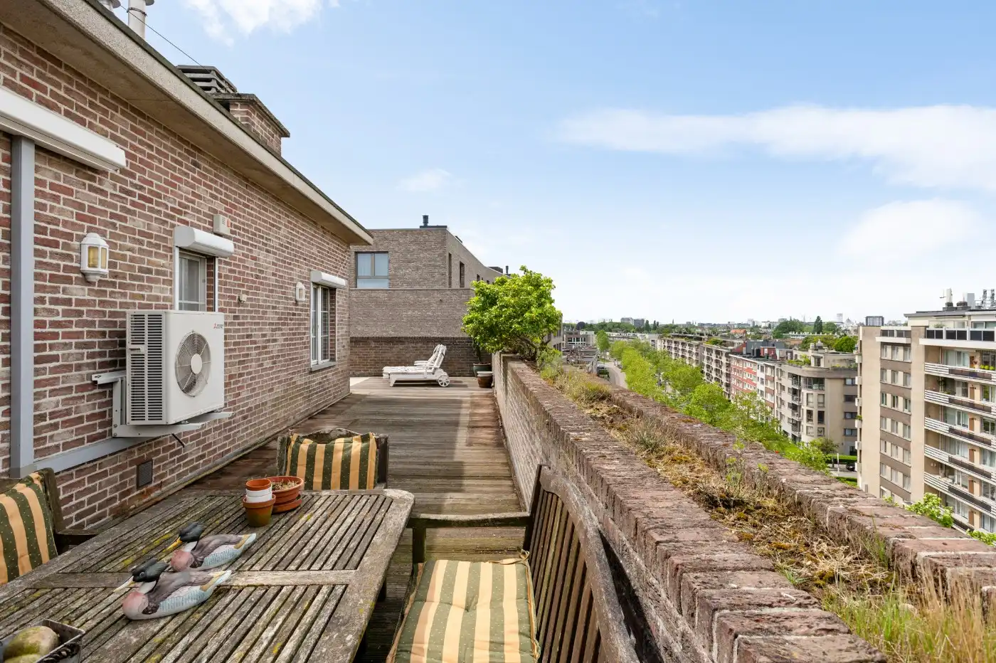 Centraal gelegen, instapklaar app. op de 7e verd. met 2 slpk., groot terras en garagebox foto 24
